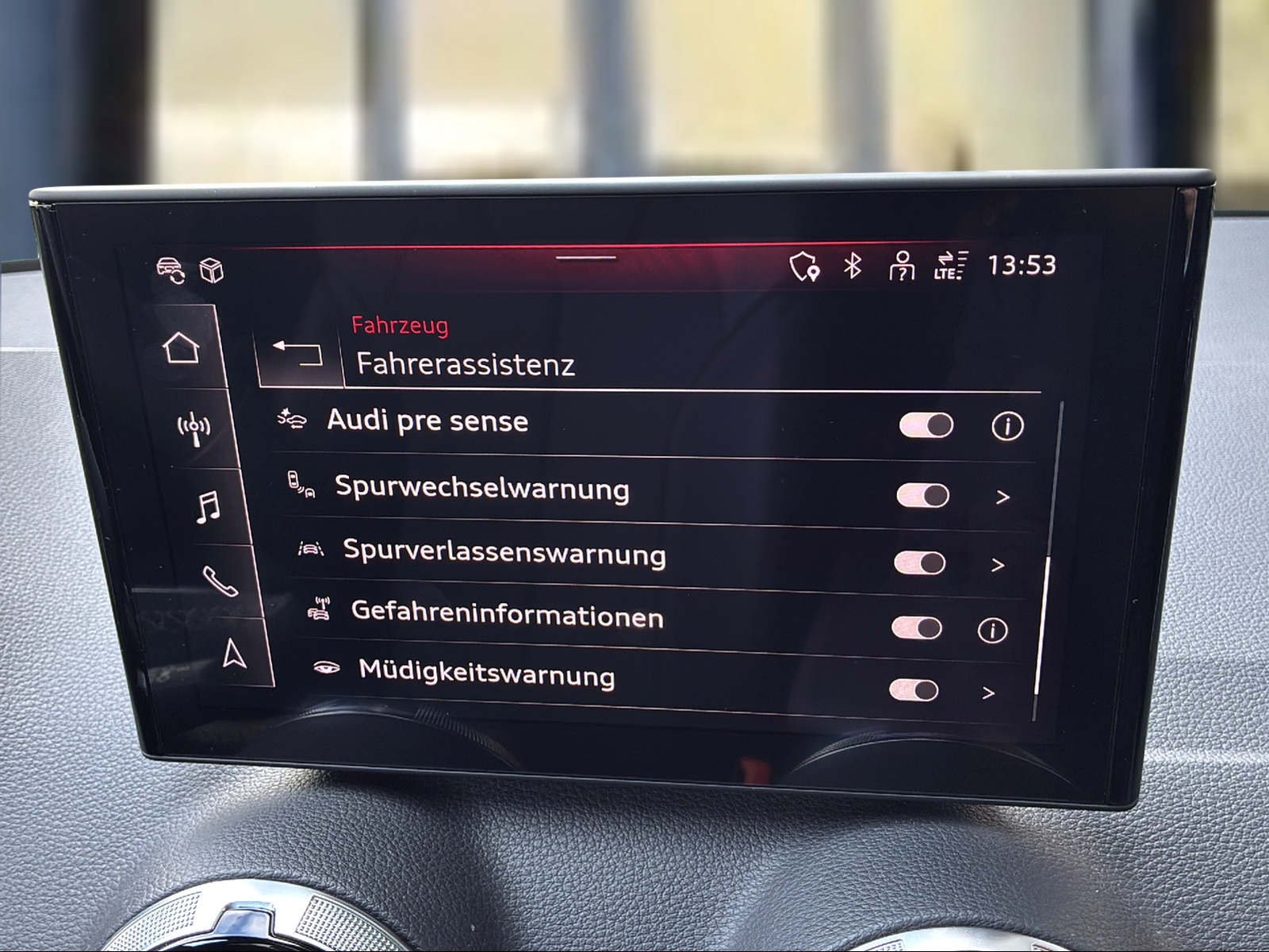 AUDI SQ2 TFSI quattro S-tronic Pfeilgrau Perleffekt-image-16