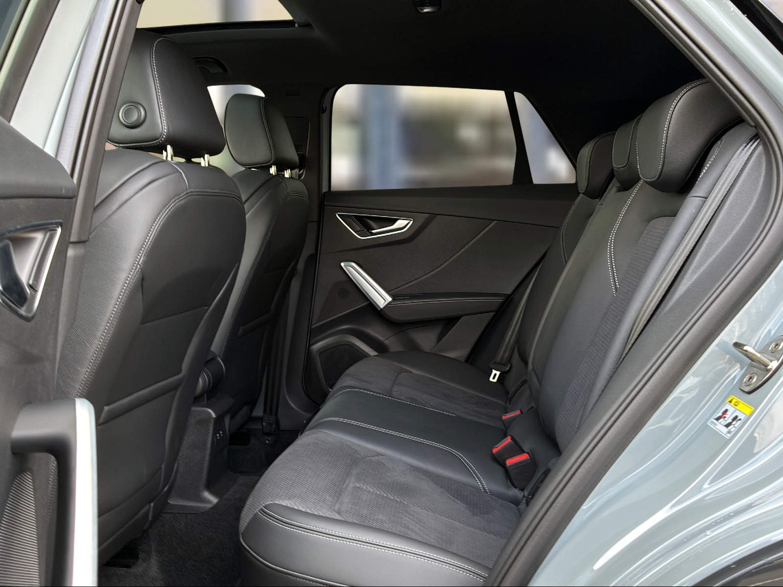 AUDI SQ2 TFSI quattro S-tronic Pfeilgrau Perleffekt-image-9