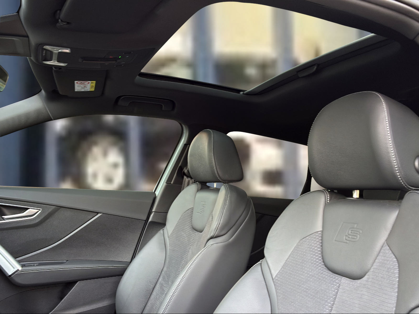AUDI SQ2 TFSI quattro S-tronic Pfeilgrau Perleffekt-image-19