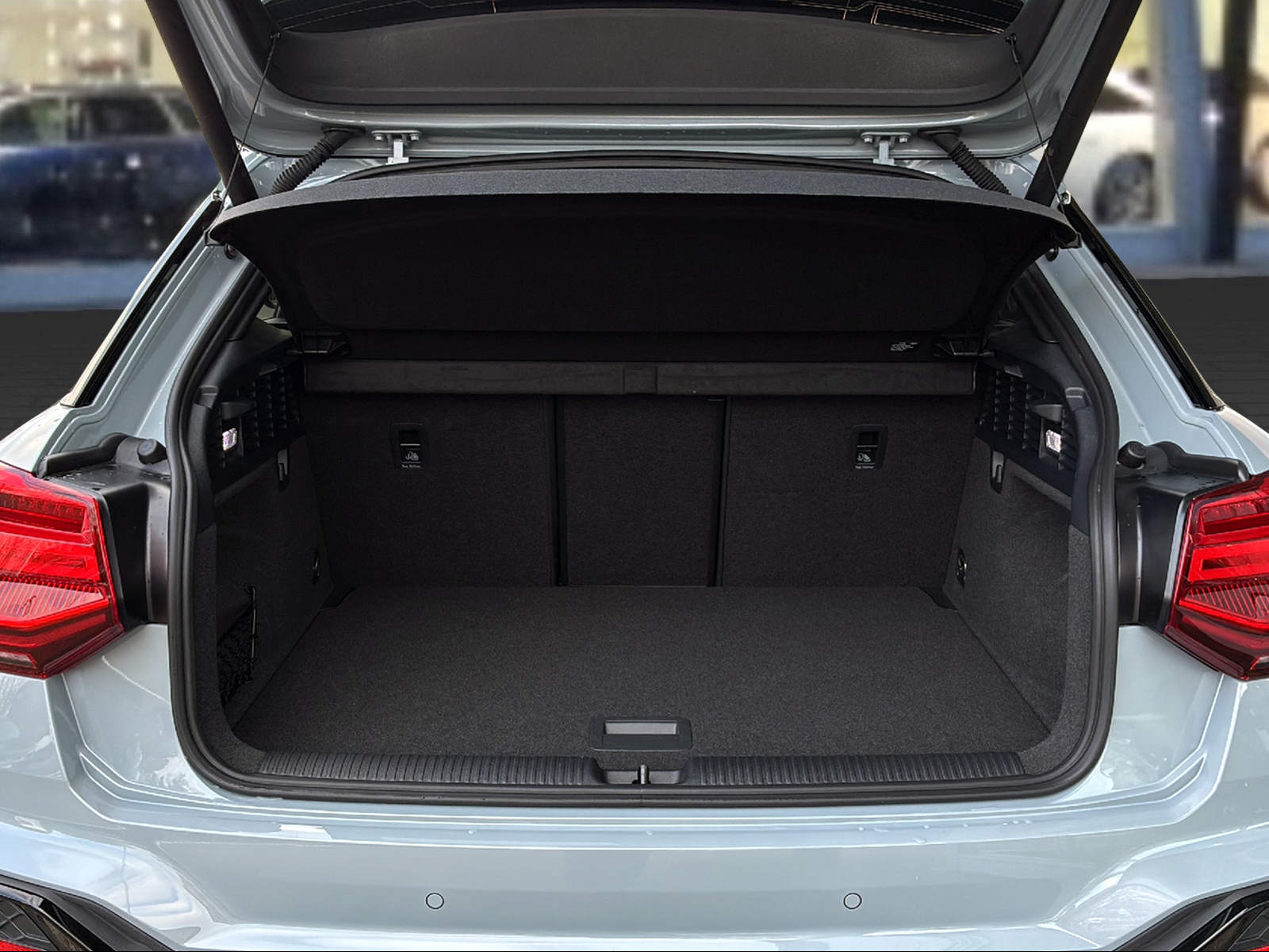 AUDI SQ2 TFSI quattro S-tronic Pfeilgrau Perleffekt-image-5