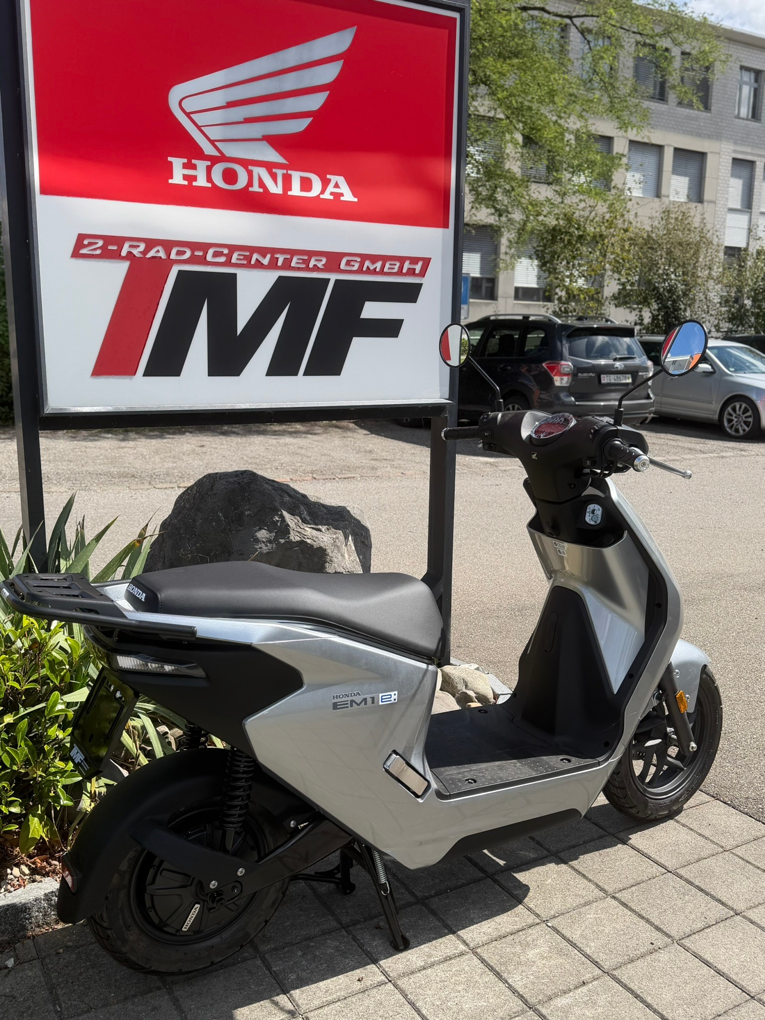 HONDA EM1-E-showroom-element-1