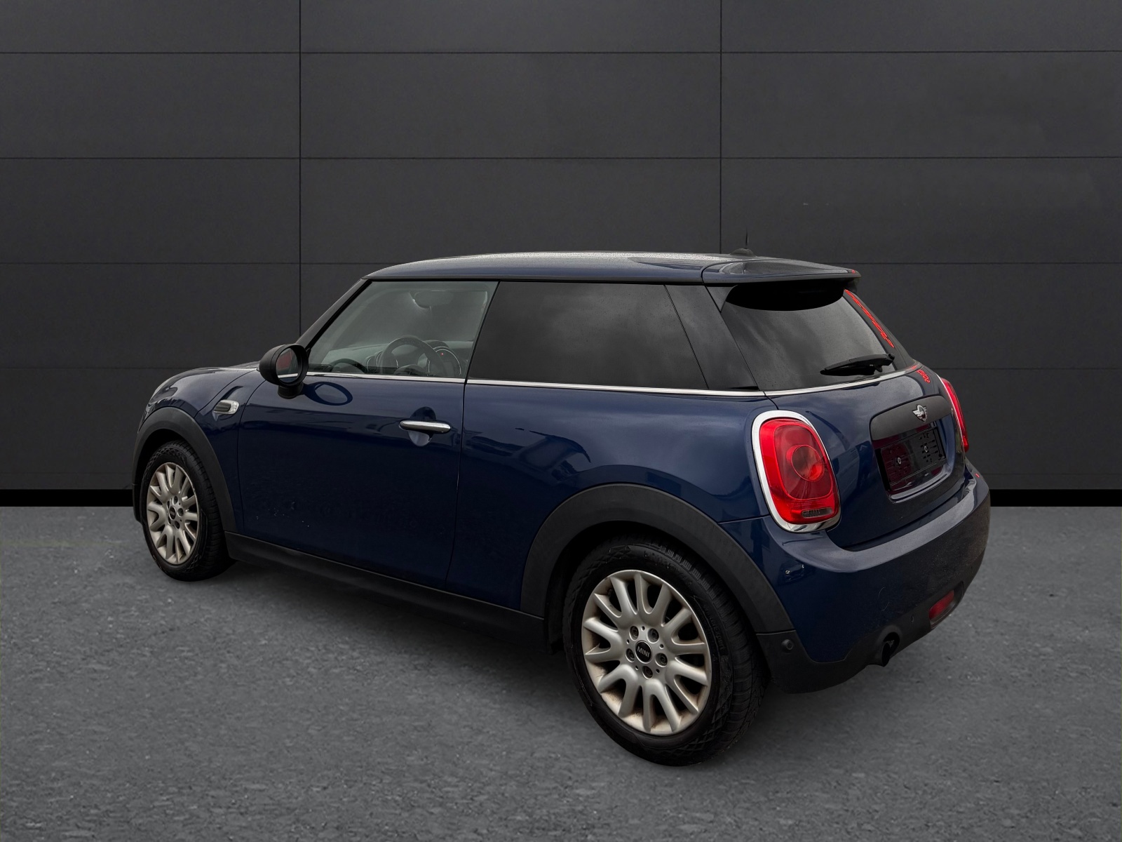 MINI MINI COOPER ONE FIRST-showroom-element-2