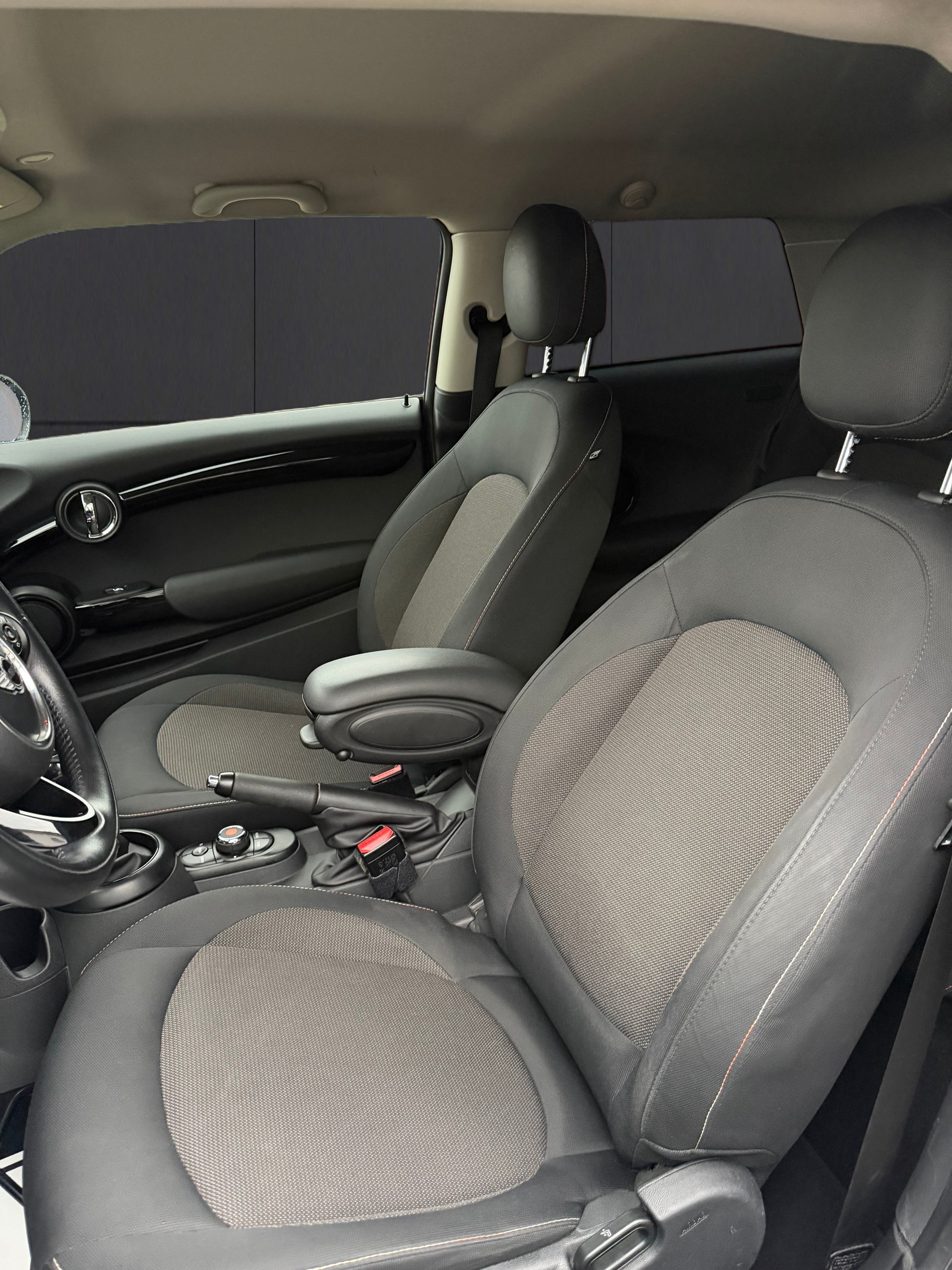 MINI MINI COOPER ONE FIRST-image-6