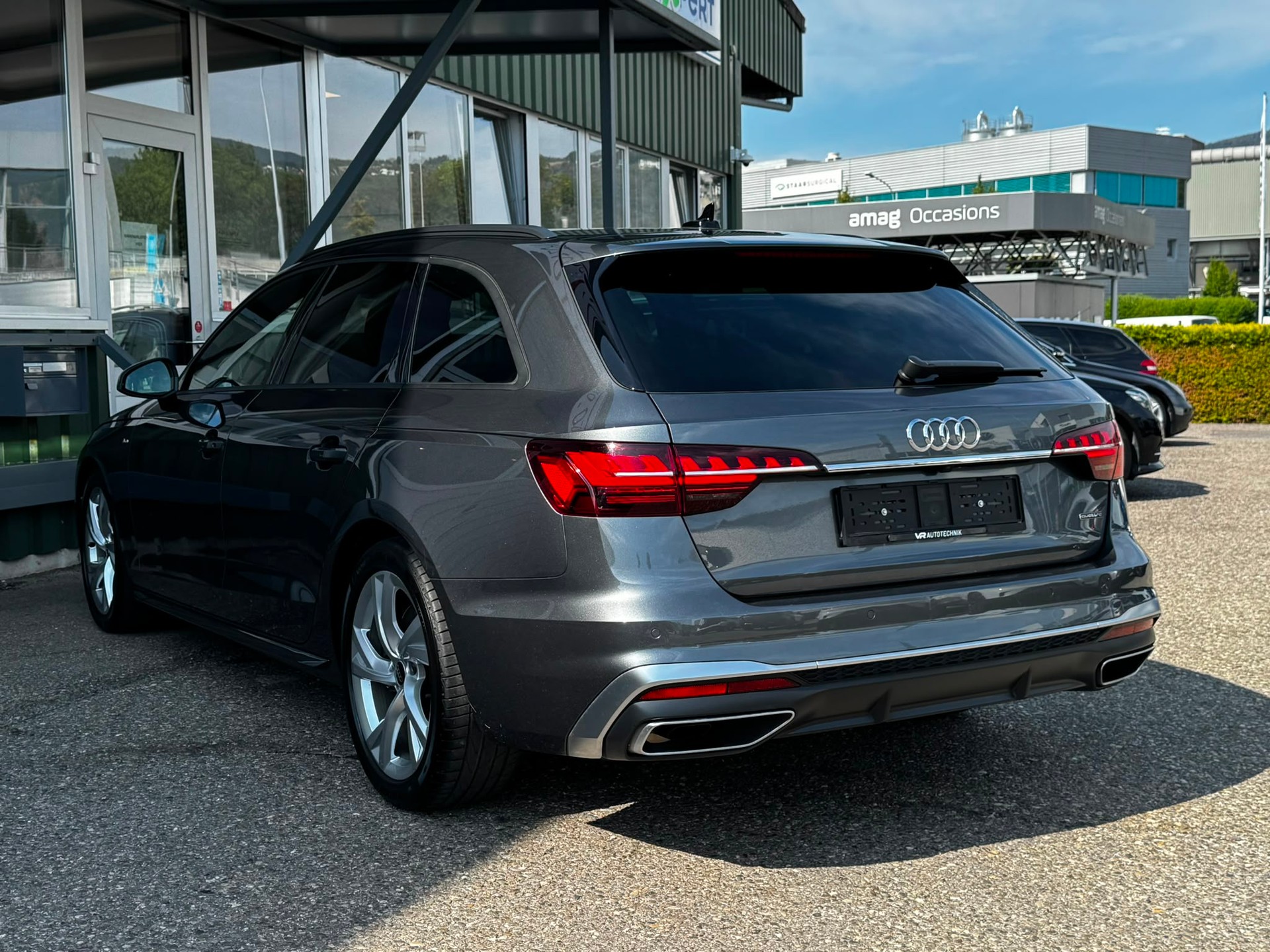 AUDI A4 Avant 45 TFSI S line S-tronic quattro-image-9