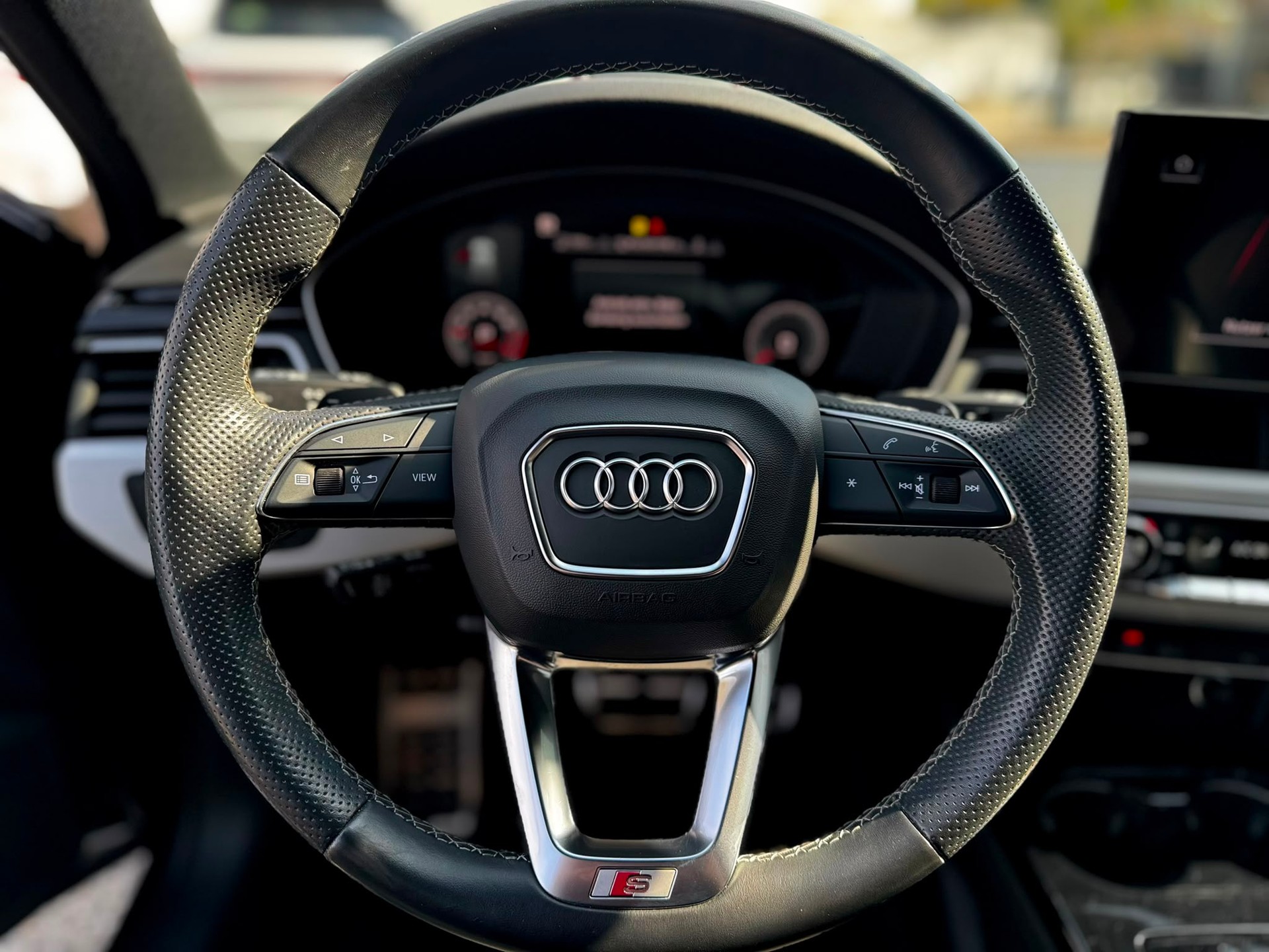 AUDI A4 Avant 45 TFSI S line S-tronic quattro-image-15