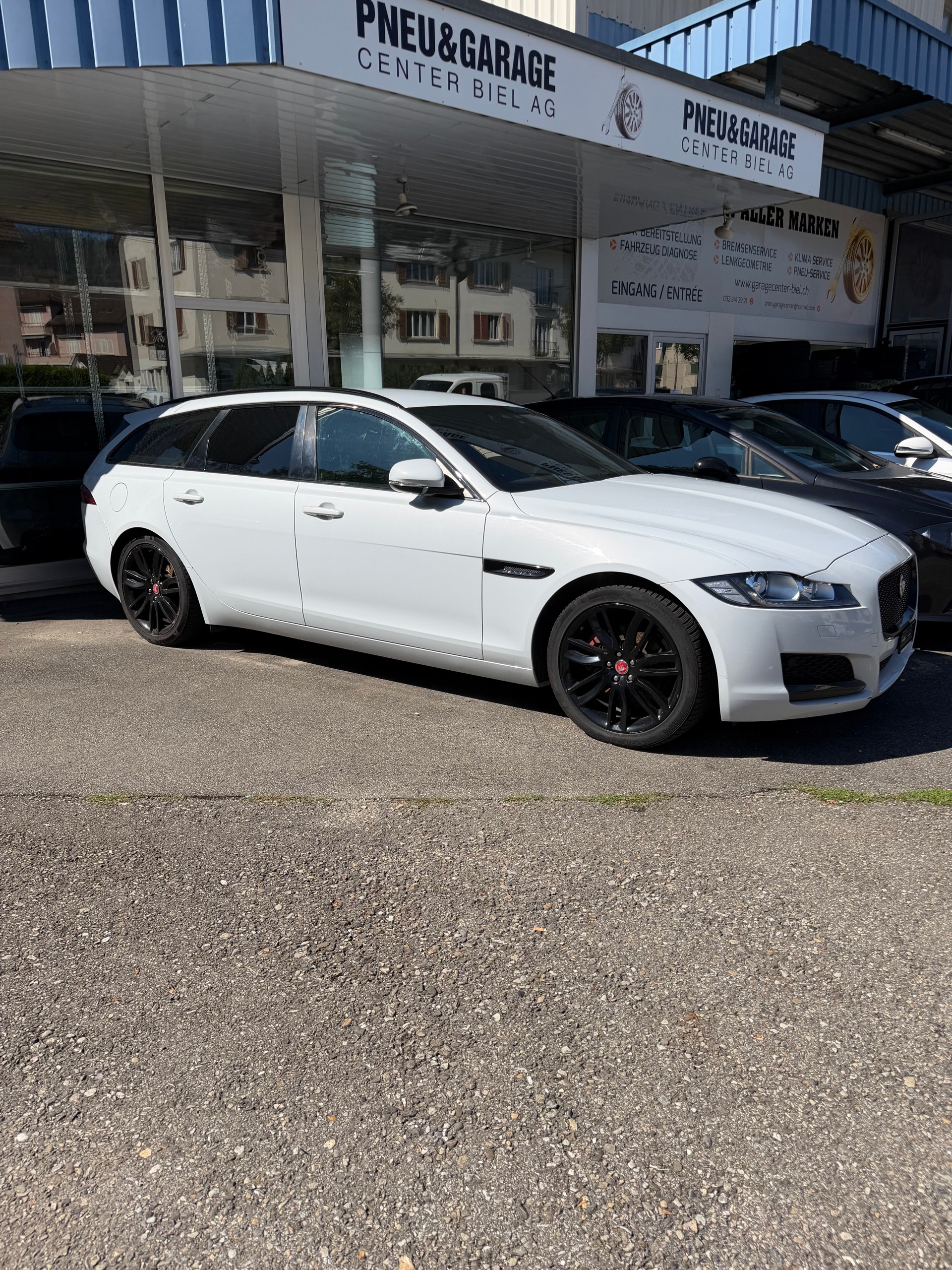 JAGUAR XF-image-0