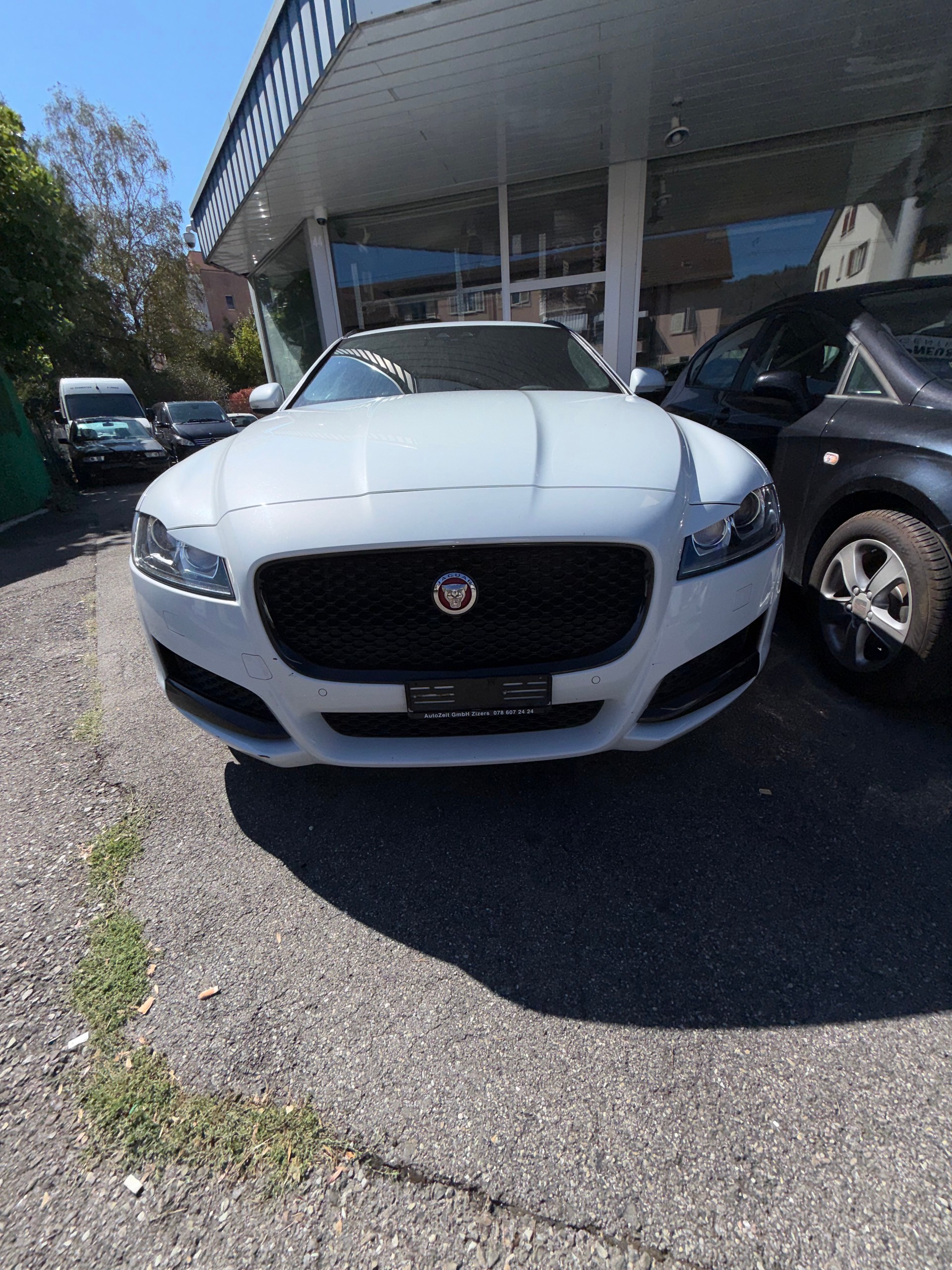 JAGUAR XF-image-4