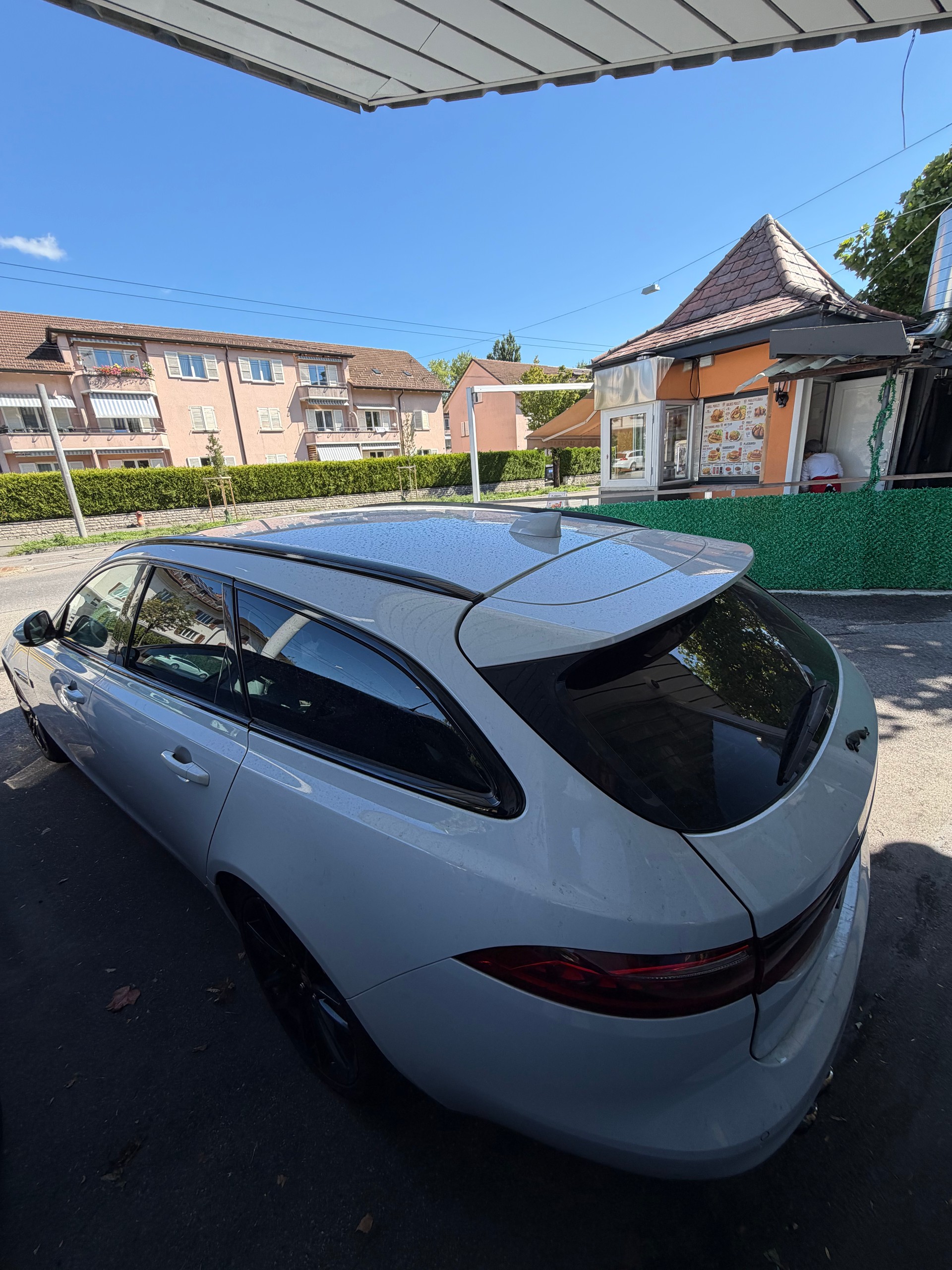 JAGUAR XF-image-3