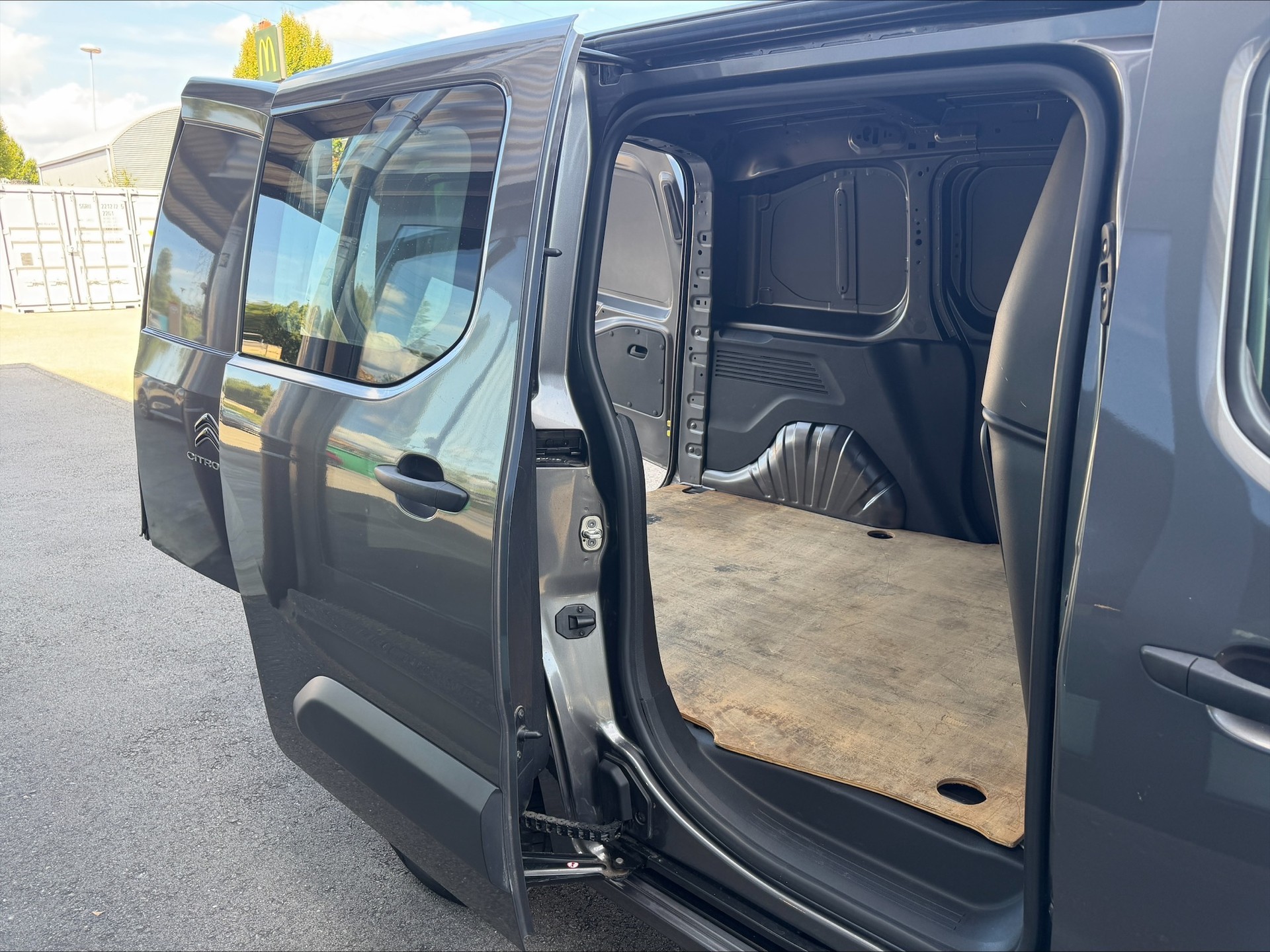 CITROEN Berlingo Van 1.6 Blue HDi 100 s/s Worker 1000kg-image-12