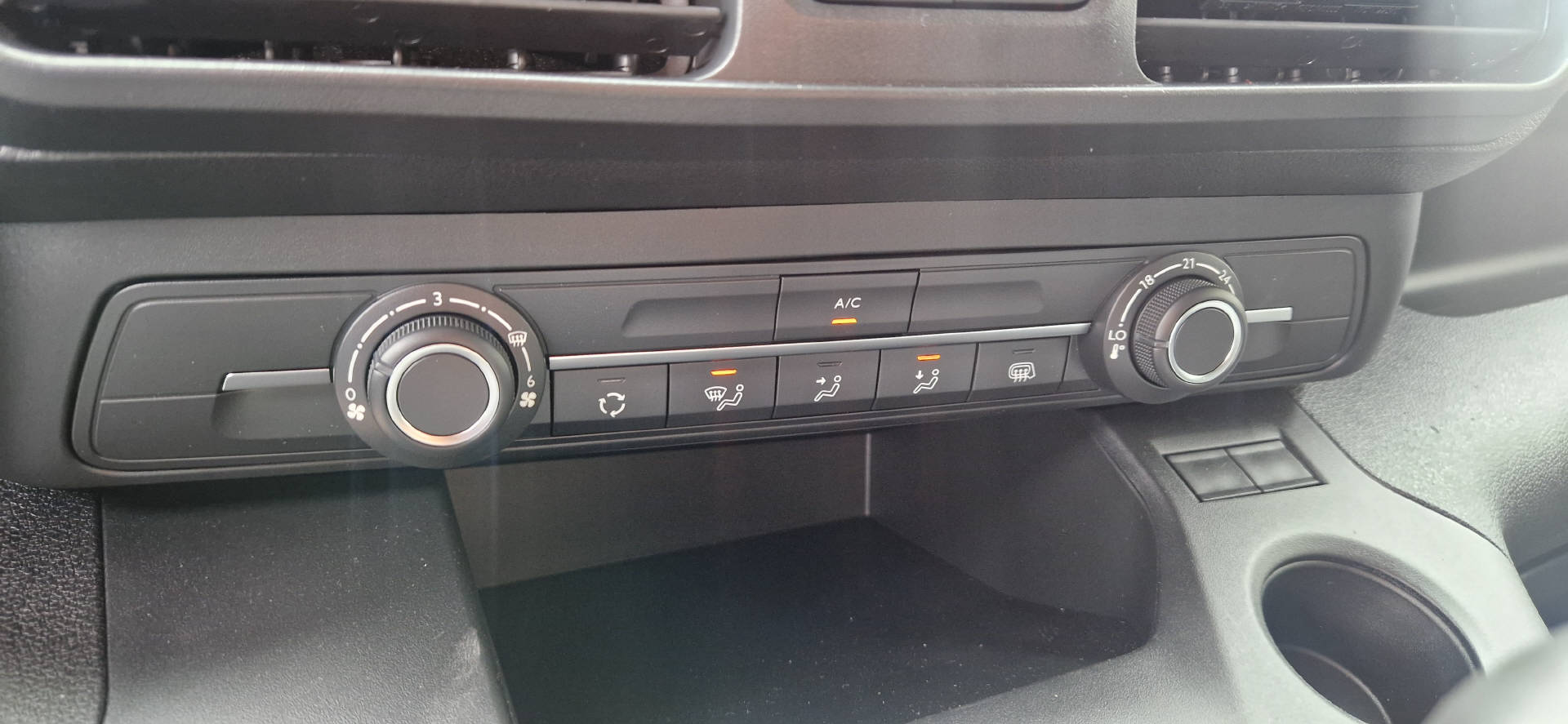 TOYOTA PROACE CITY Van L1 1.2 Profi-image-8