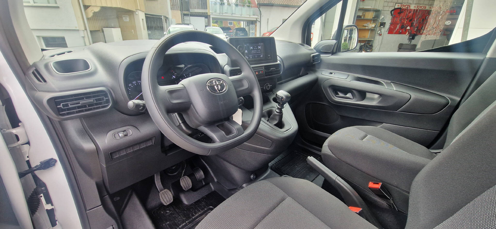TOYOTA PROACE CITY Van L1 1.2 Profi-image-6