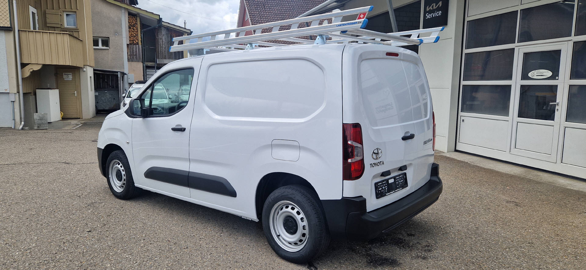 TOYOTA PROACE CITY Van L1 1.2 Profi-image-12
