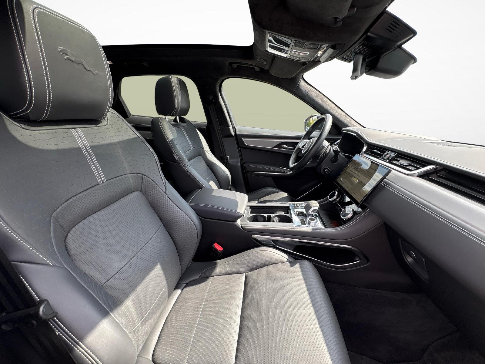 JAGUAR F-Pace 2.0 P400e R-Dynamic HSE AWD-image-9