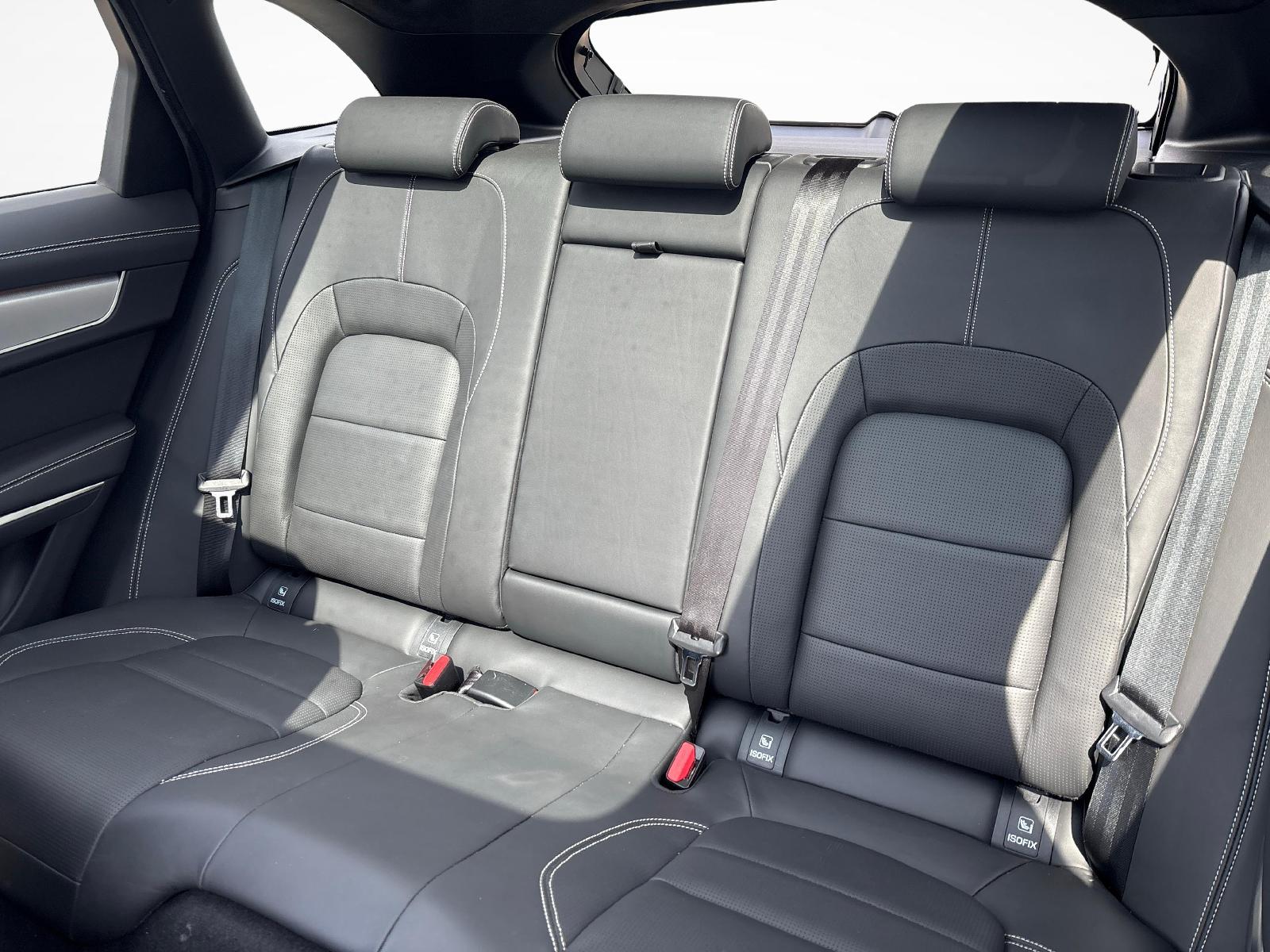 JAGUAR F-Pace 2.0 P400e R-Dynamic HSE AWD-image-10