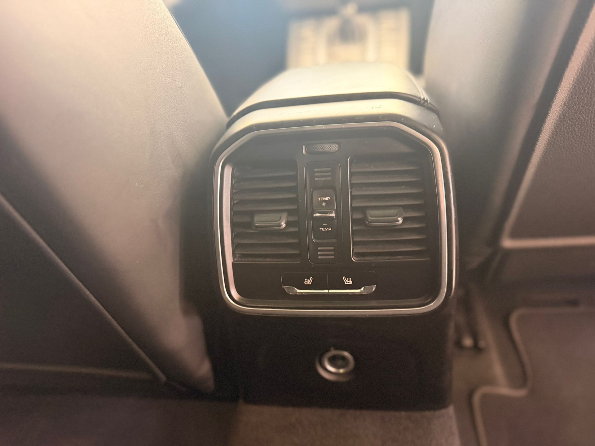 PORSCHE Macan 3.6 V6 Turbo-image-13