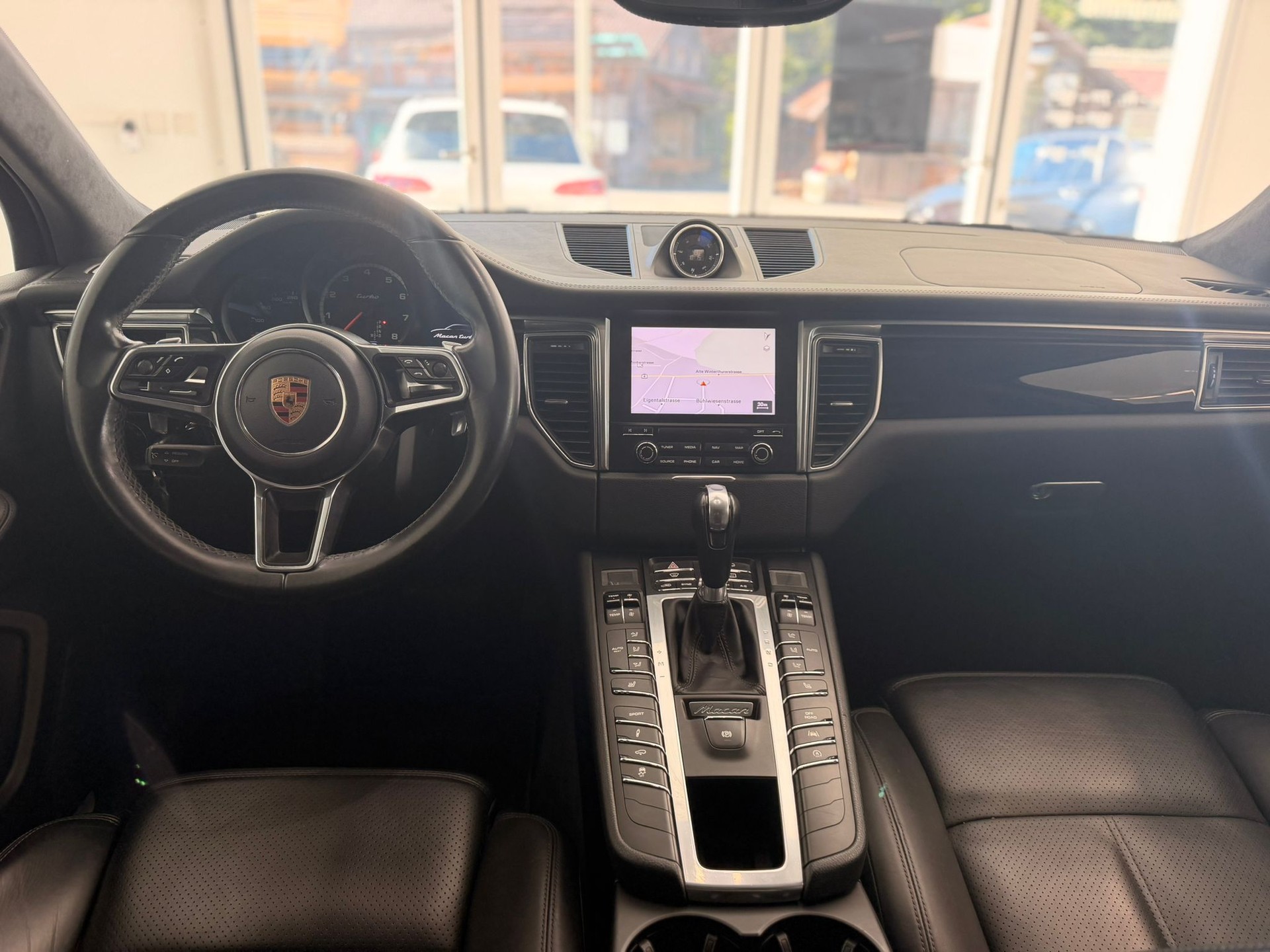 PORSCHE Macan 3.6 V6 Turbo-image-10