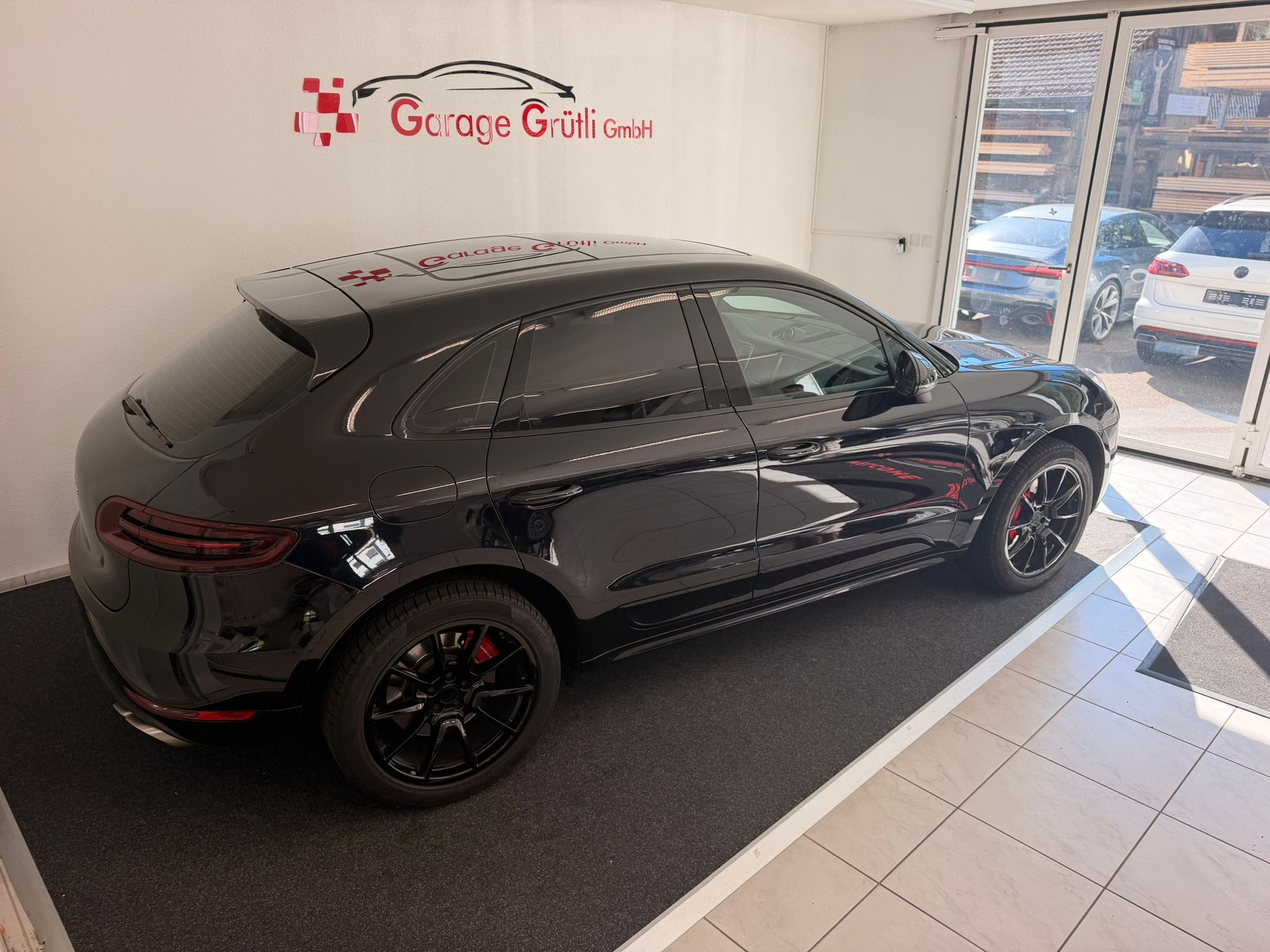 PORSCHE Macan 3.6 V6 Turbo-image-3