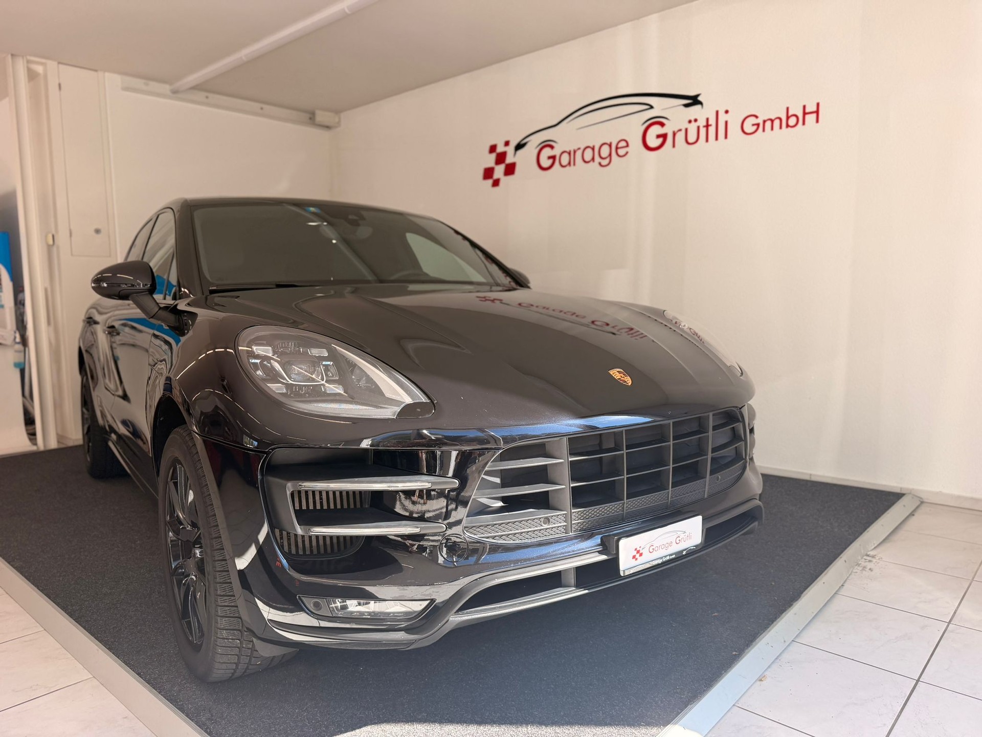 PORSCHE Macan 3.6 V6 Turbo-image-0