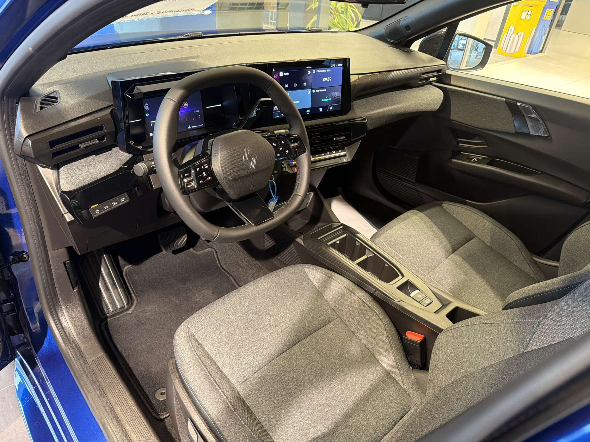 RENAULT Clio 1.2 TCe Evolution NEUES MODELL EDC-Automat-image-5