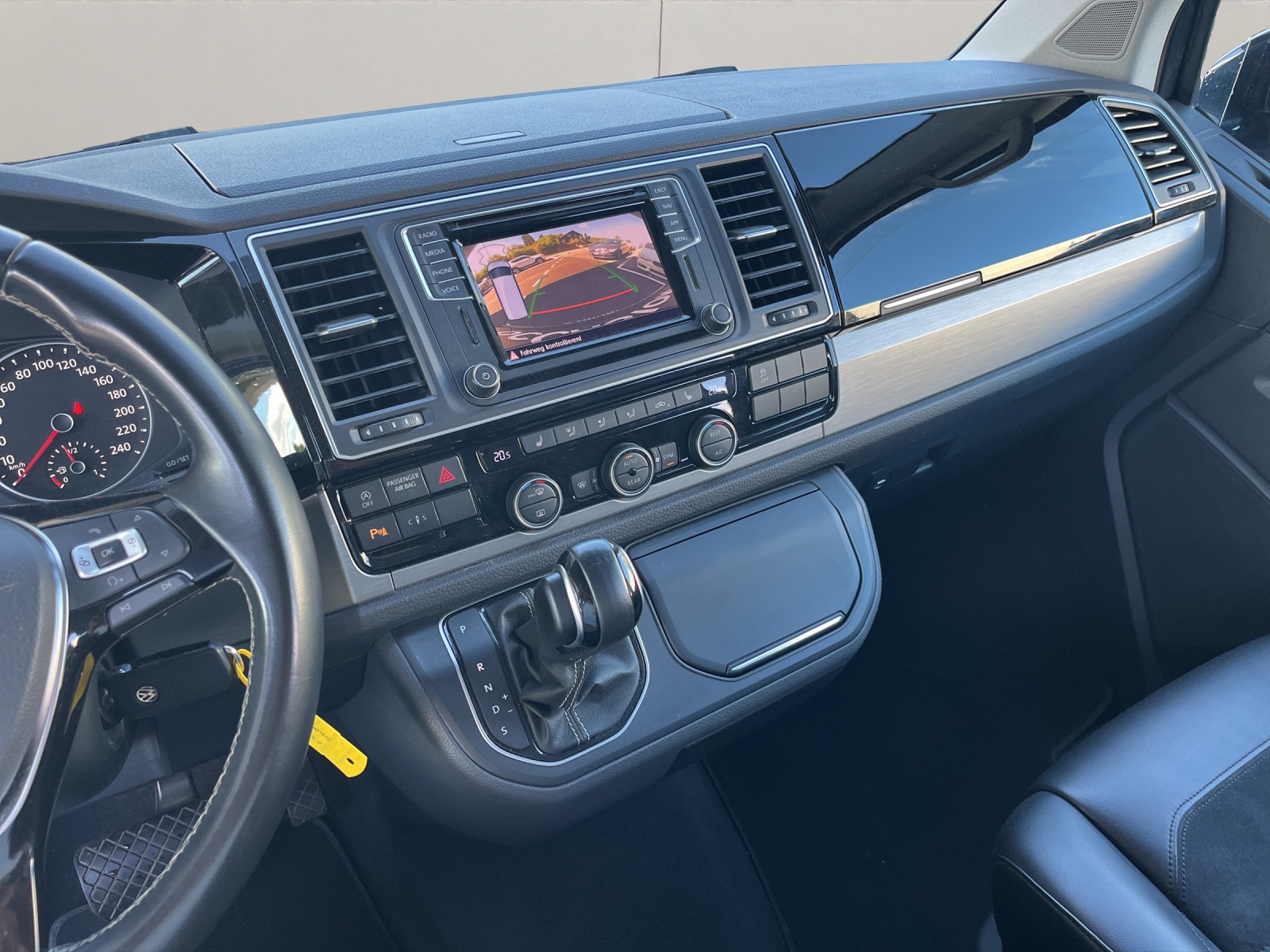 VW T6 California 3000 2.0 TDI 199 Beach Ed. DSG 4m-image-14