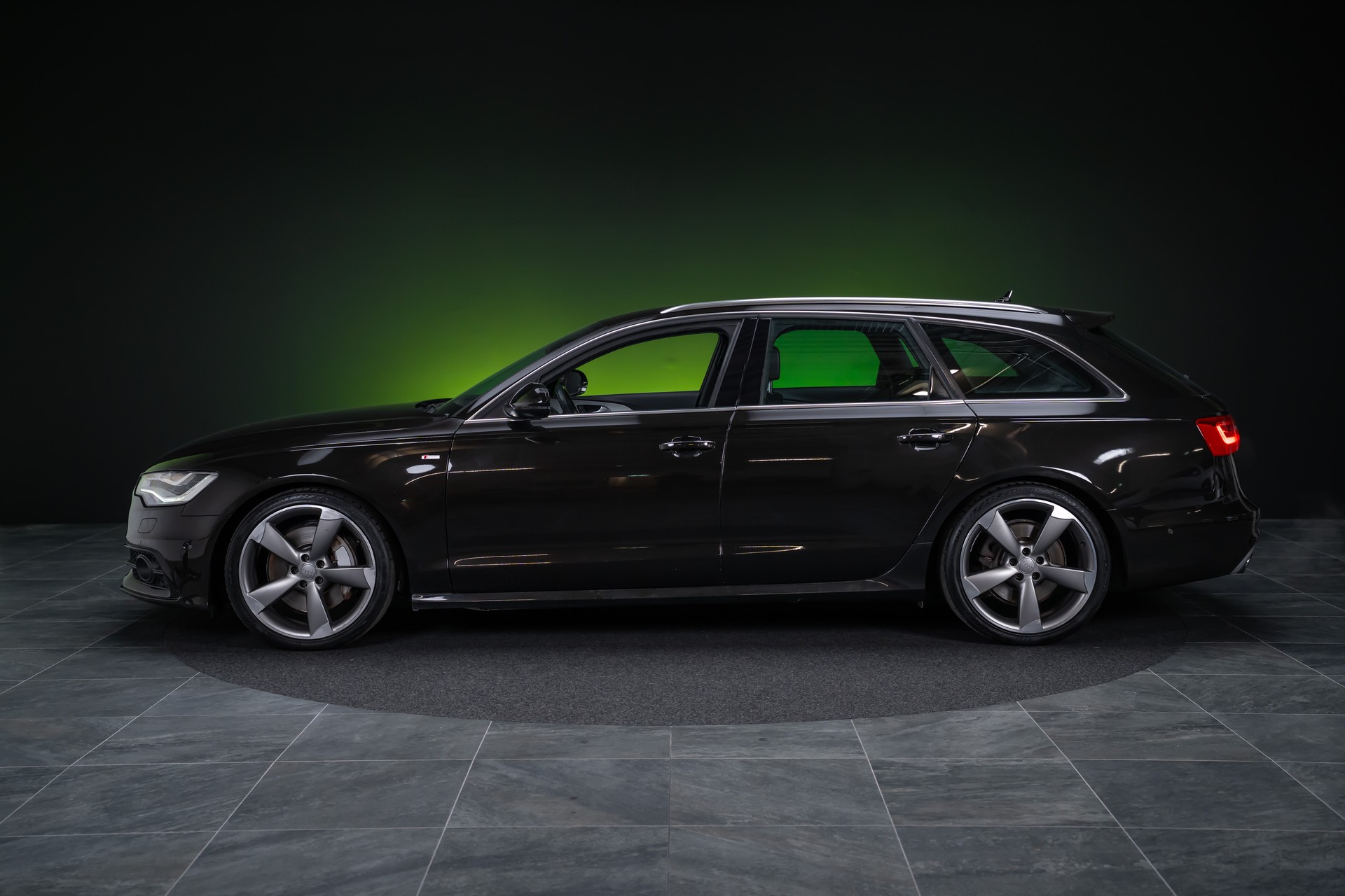 AUDI A6 Avant 3.0 V6 TFSI quattro S-Tr./ S-Line / Bose Soundsystem / el.sitze-image-6
