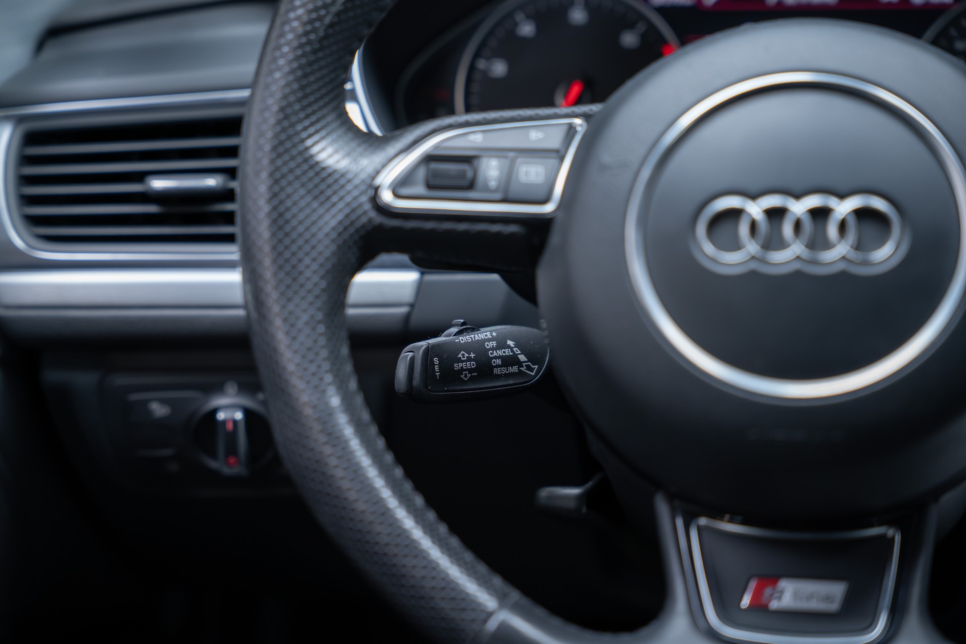 AUDI A6 Avant 3.0 V6 TFSI quattro S-Tr./ S-Line / Bose Soundsystem / el.sitze-image-25