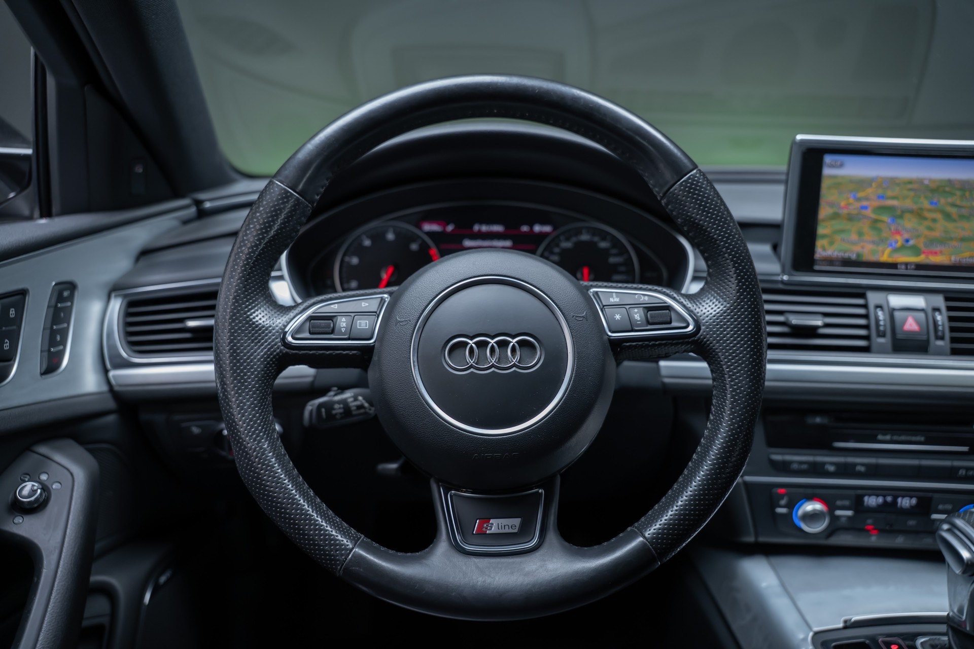 AUDI A6 Avant 3.0 V6 TFSI quattro S-Tr./ S-Line / Bose Soundsystem / el.sitze-image-23