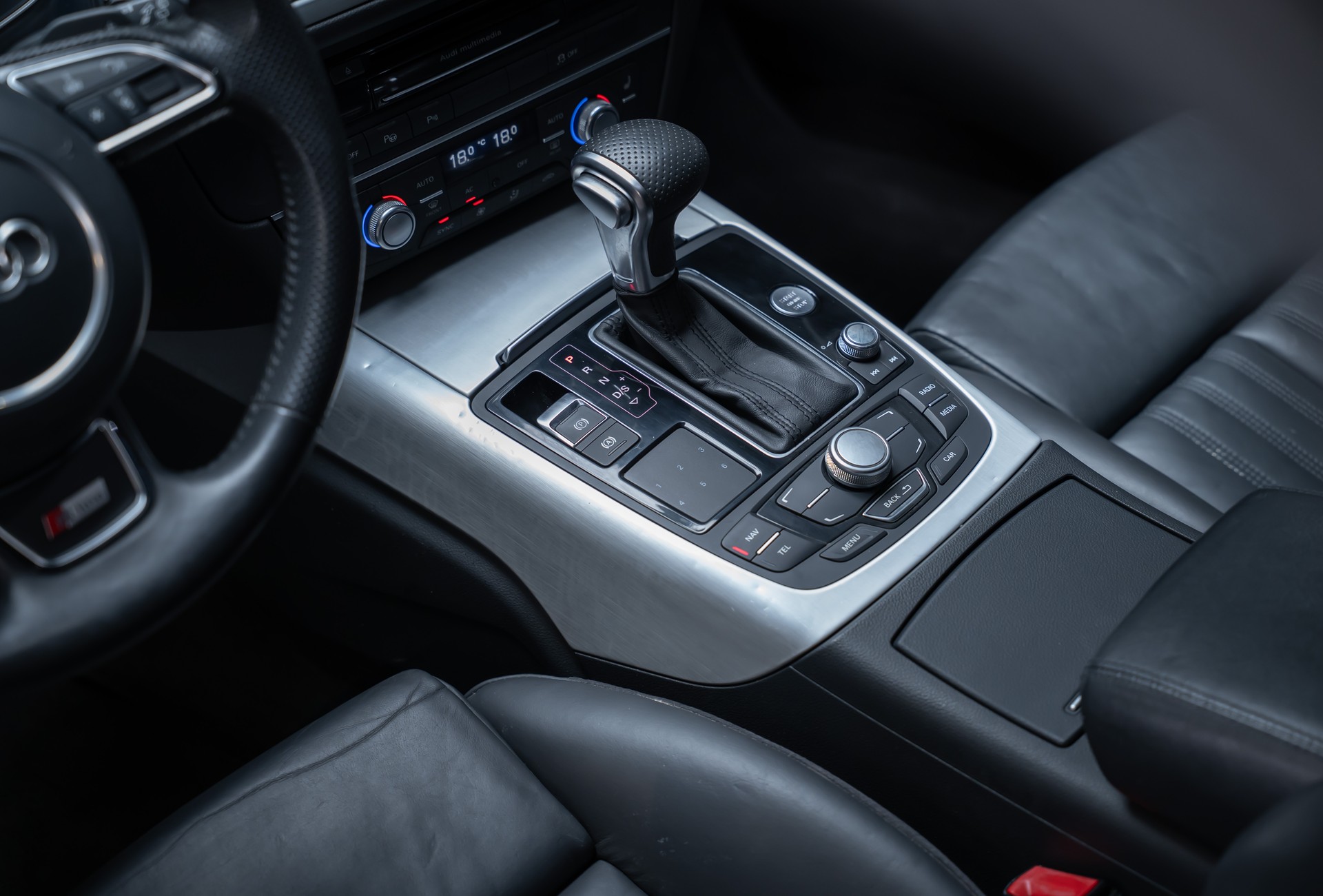 AUDI A6 Avant 3.0 V6 TFSI quattro S-Tr./ S-Line / Bose Soundsystem / el.sitze-image-13