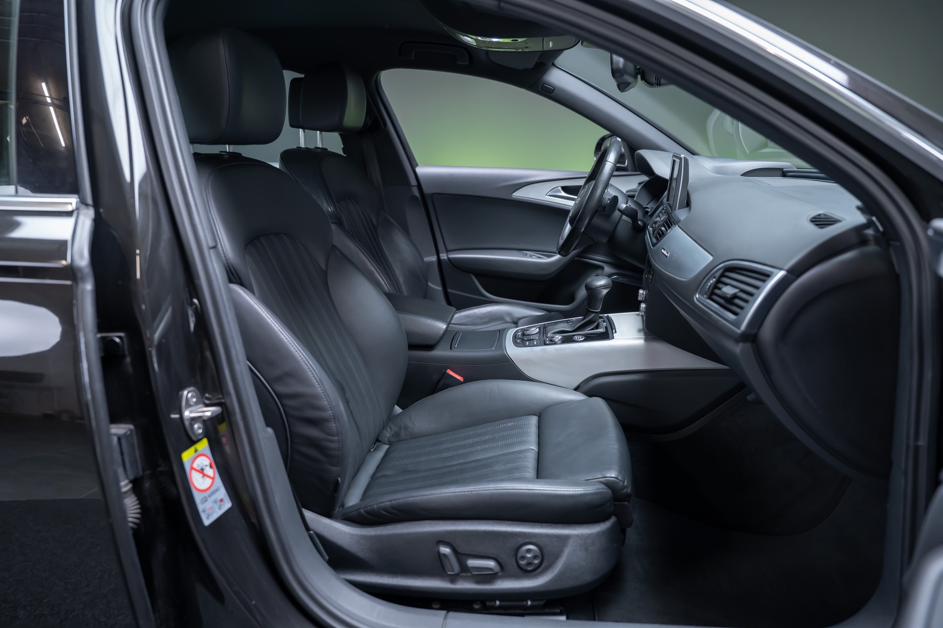 AUDI A6 Avant 3.0 V6 TFSI quattro S-Tr./ S-Line / Bose Soundsystem / el.sitze-image-19