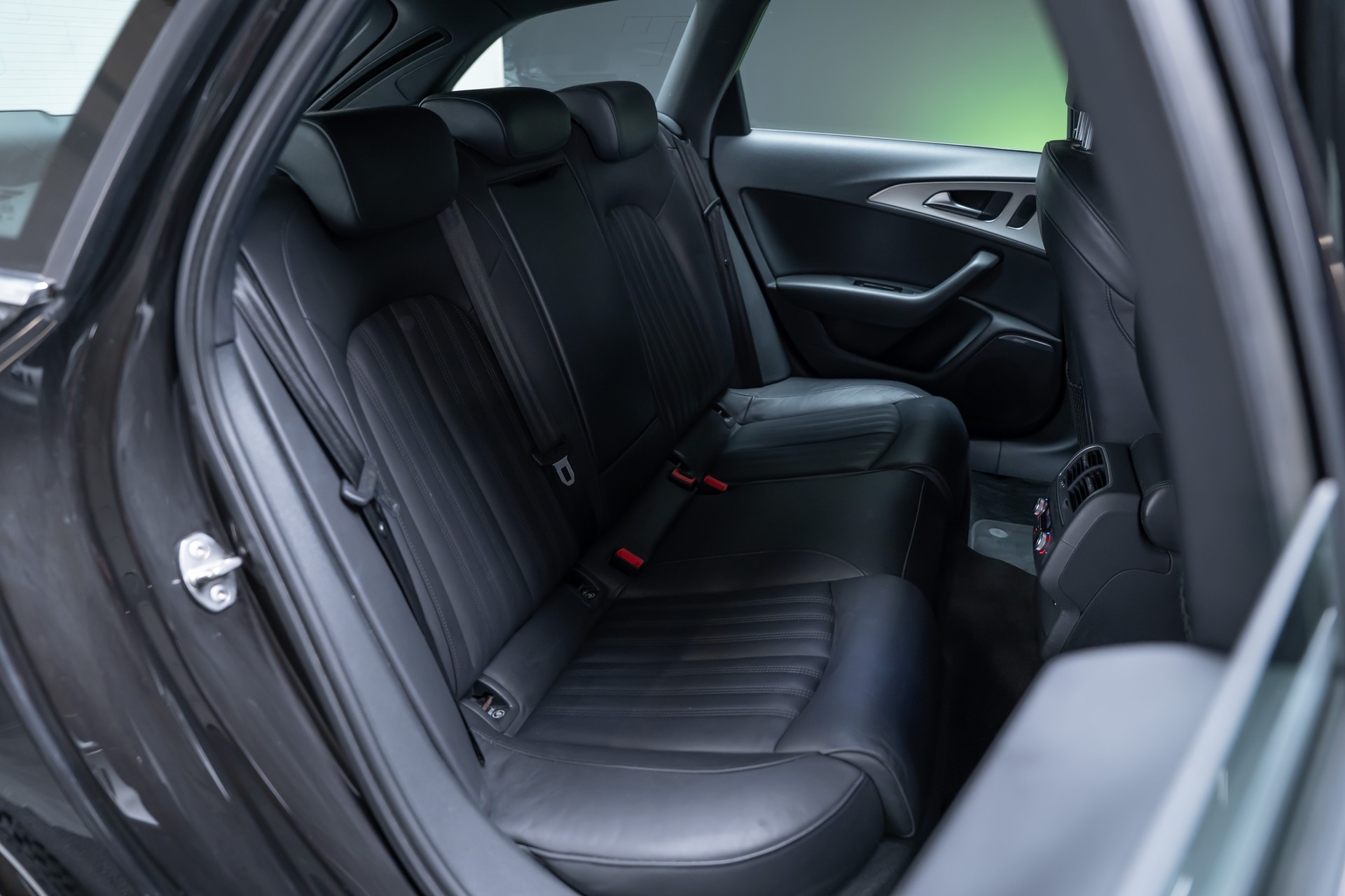 AUDI A6 Avant 3.0 V6 TFSI quattro S-Tr./ S-Line / Bose Soundsystem / el.sitze-image-18