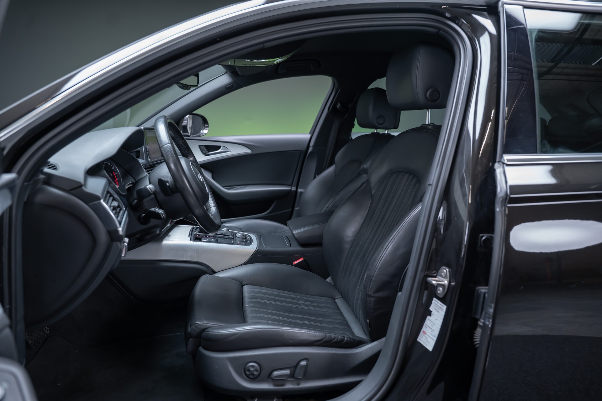 AUDI A6 Avant 3.0 V6 TFSI quattro S-Tr./ S-Line / Bose Soundsystem / el.sitze-image-9