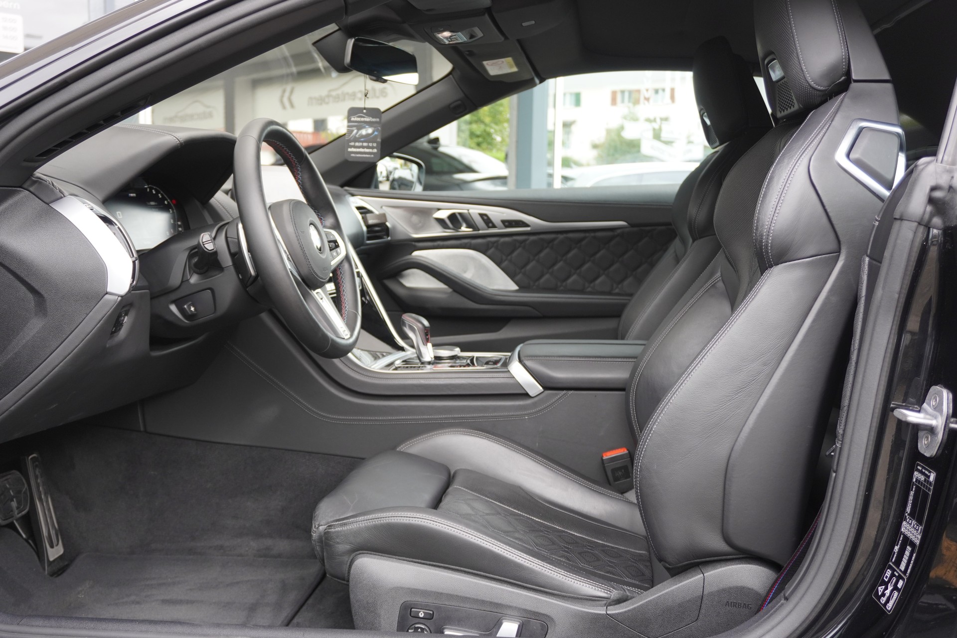 BMW M8 xDrive M Competition Steptronic-image-9