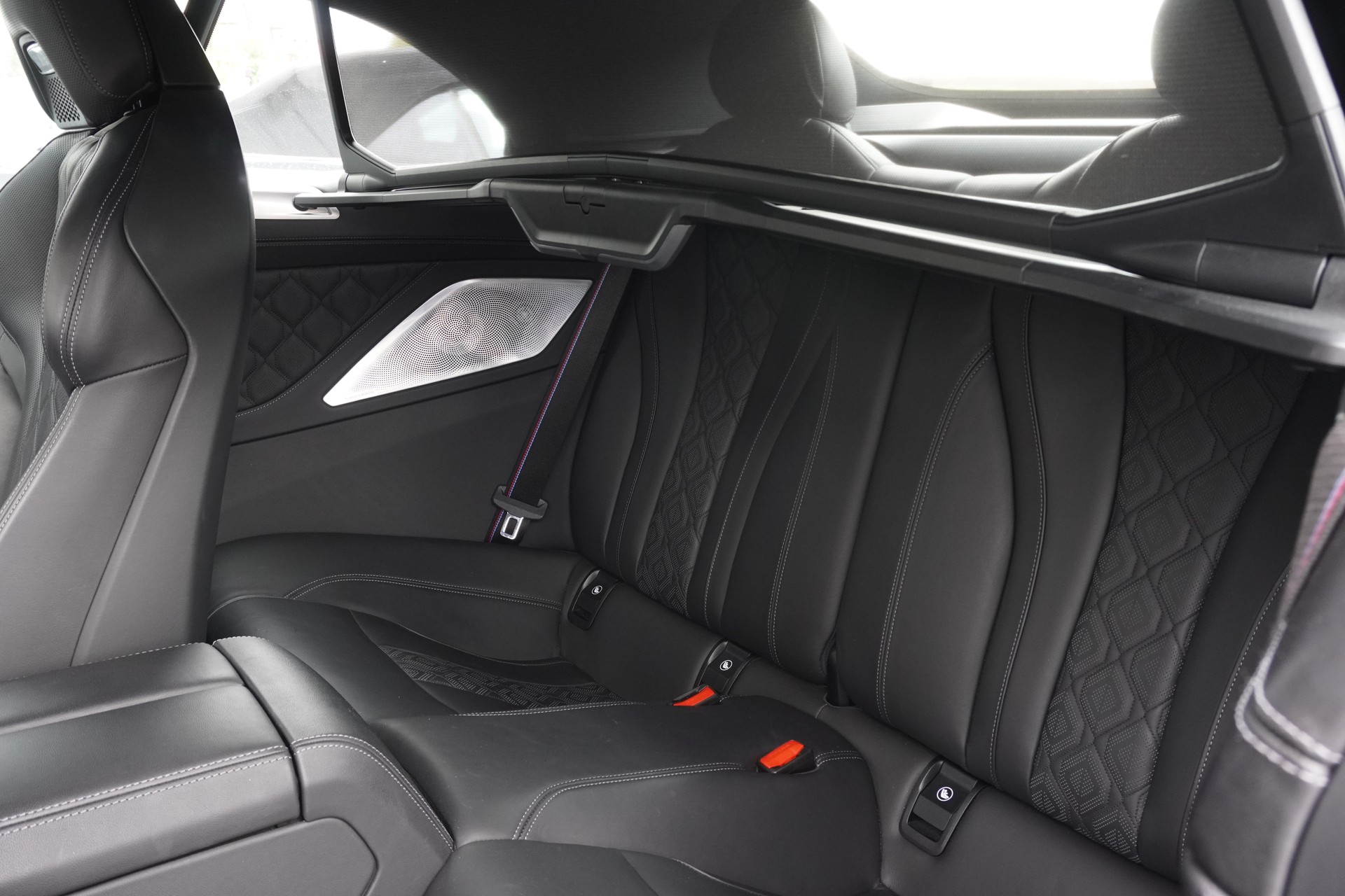 BMW M8 xDrive M Competition Steptronic-image-15