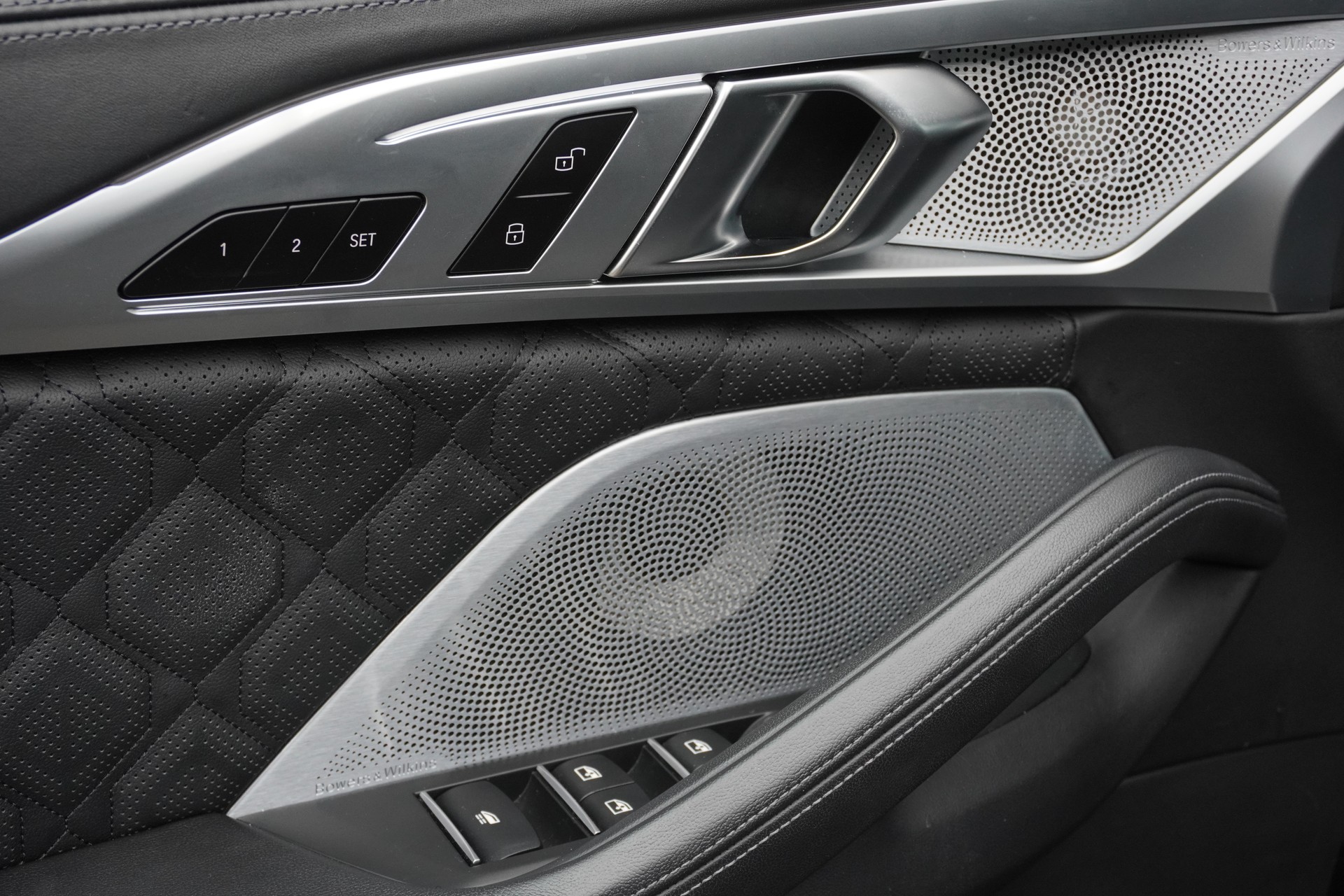 BMW M8 xDrive M Competition Steptronic-image-8