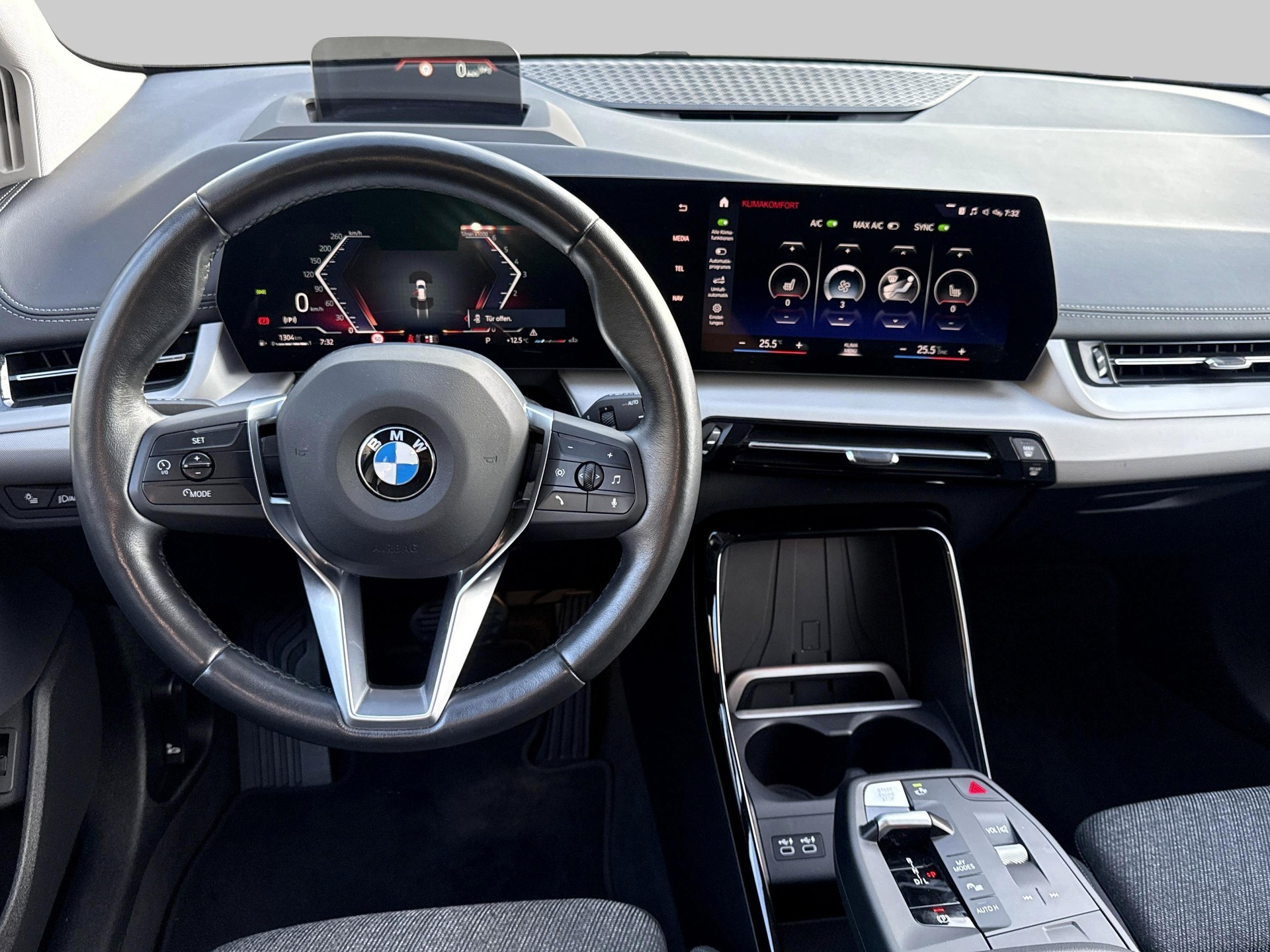 BMW 218d Active Tourer-image-9