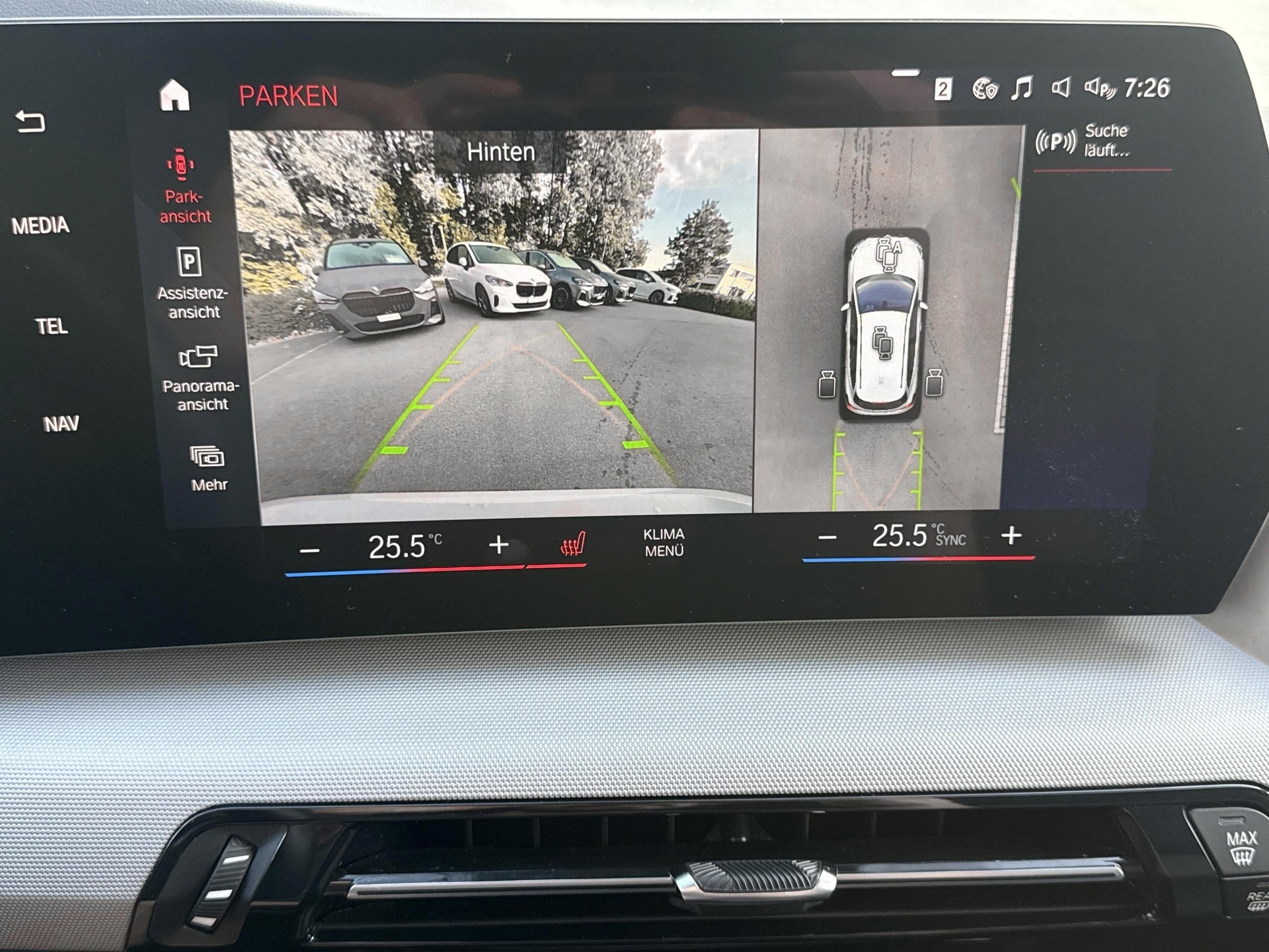 BMW 218d Active Tourer-image-11