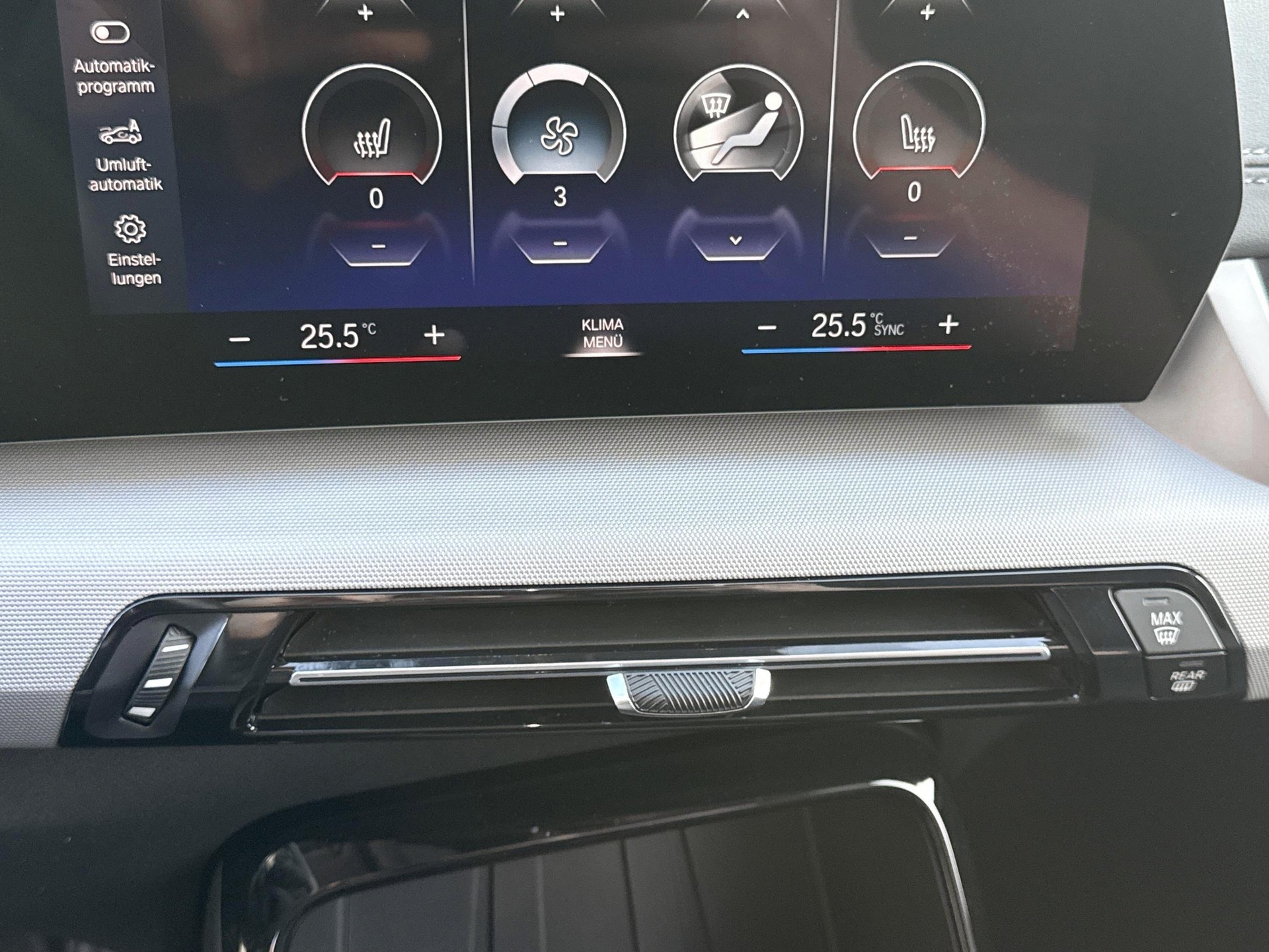 BMW 218d Active Tourer-image-13