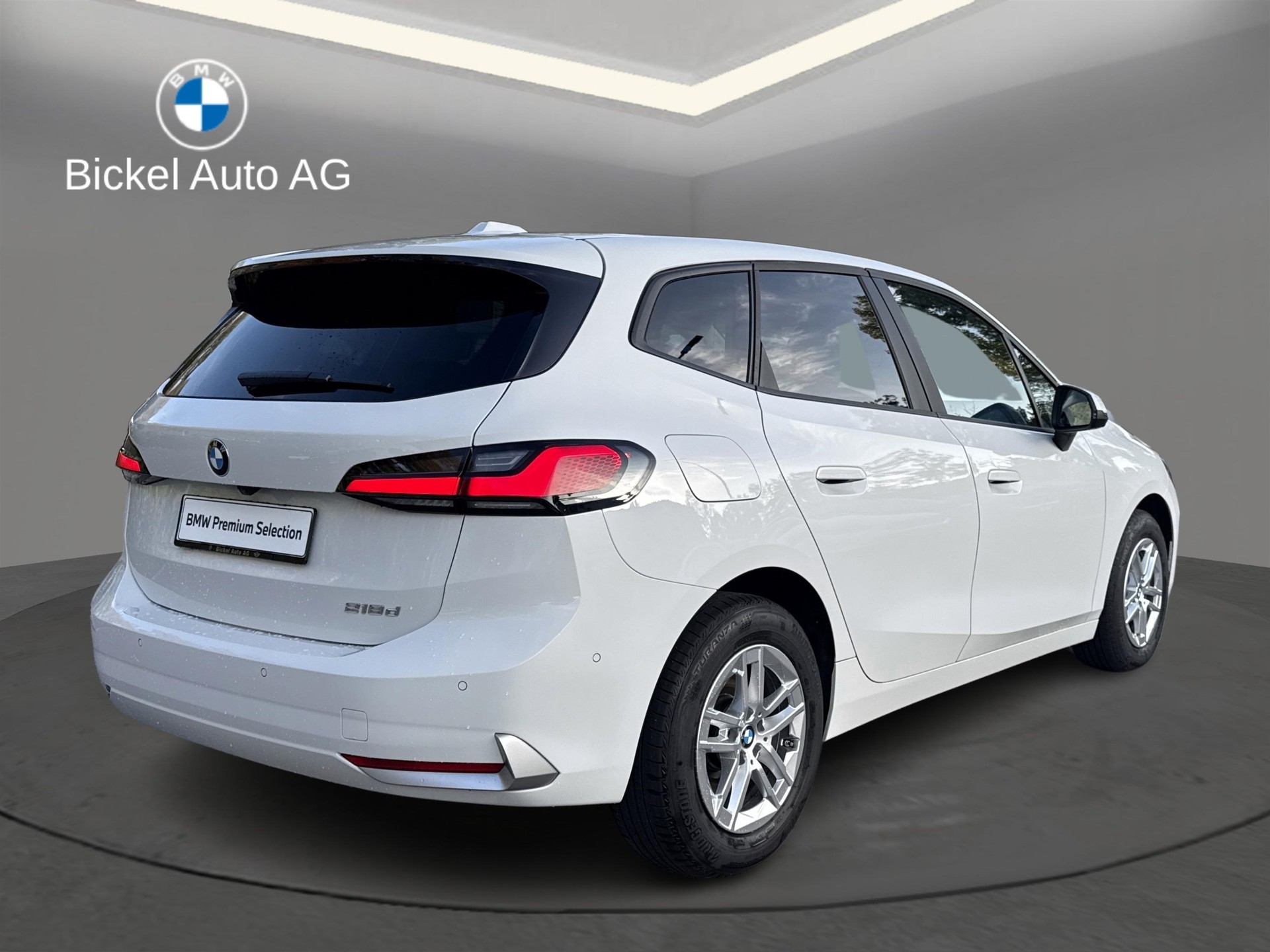 BMW 218d Active Tourer-showroom-element-2