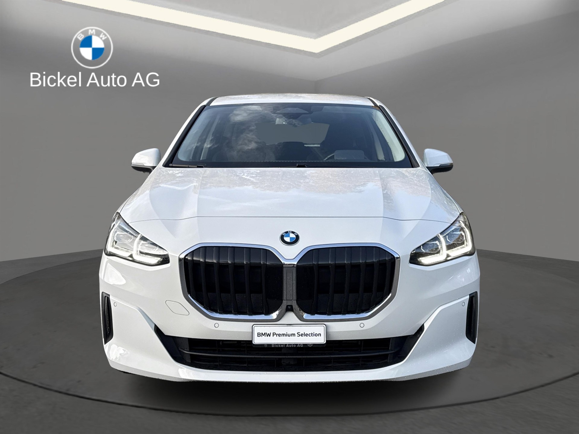BMW 218d Active Tourer-image-4