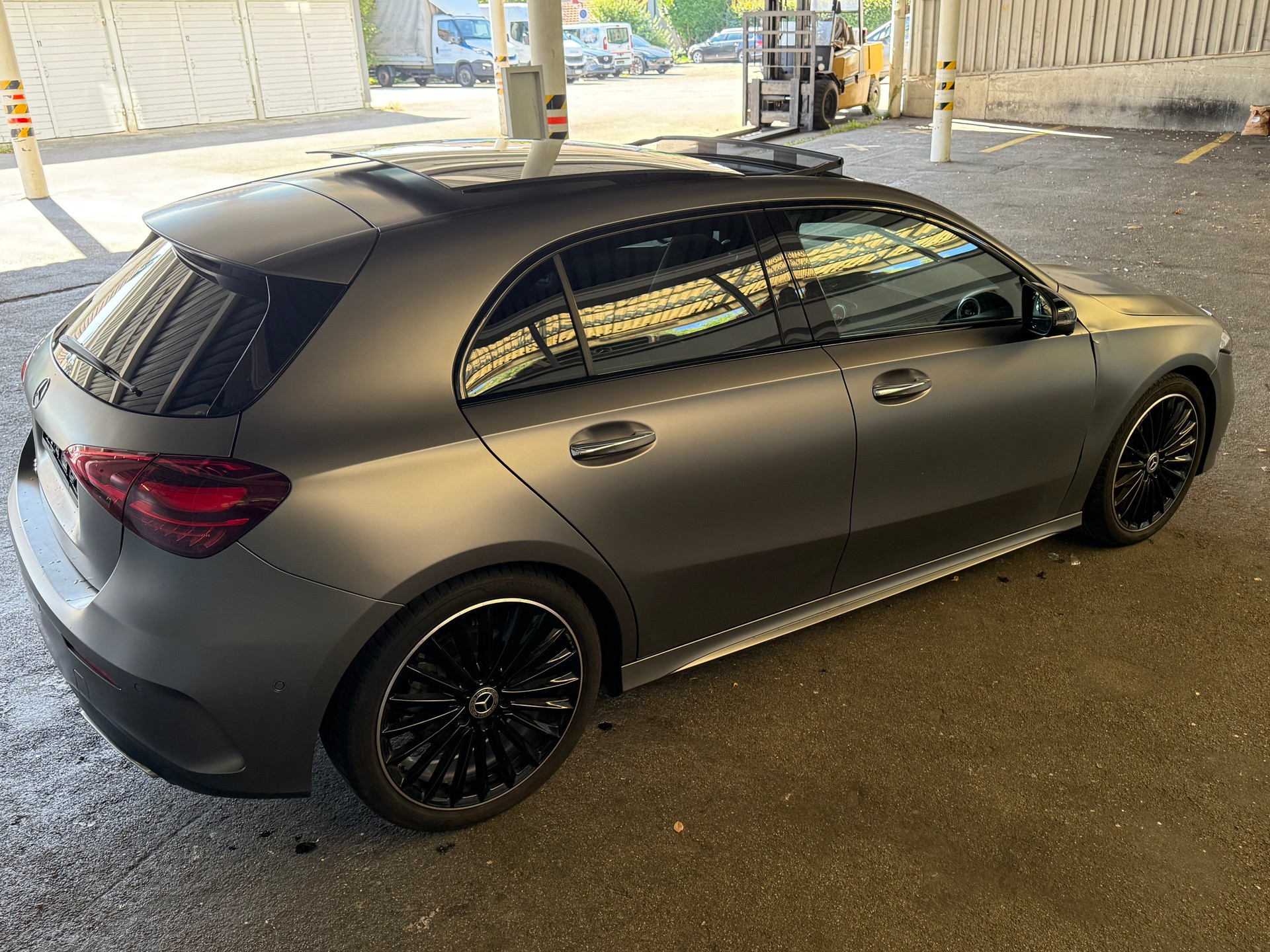 MERCEDES-BENZ A 200 Night Star 7G-DCT Amgline-image-3