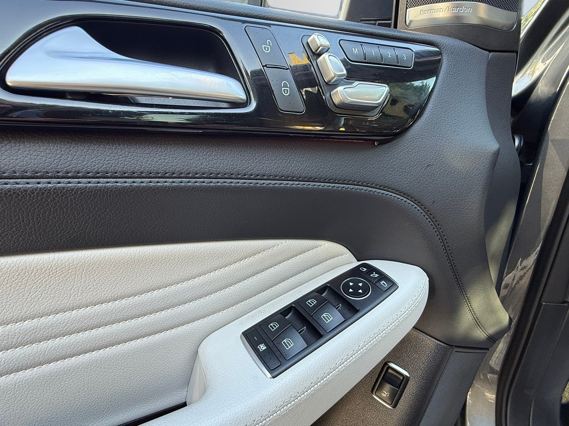 MERCEDES-BENZ GLE Coupé 500 4Matic 9G-Tronic-image-12