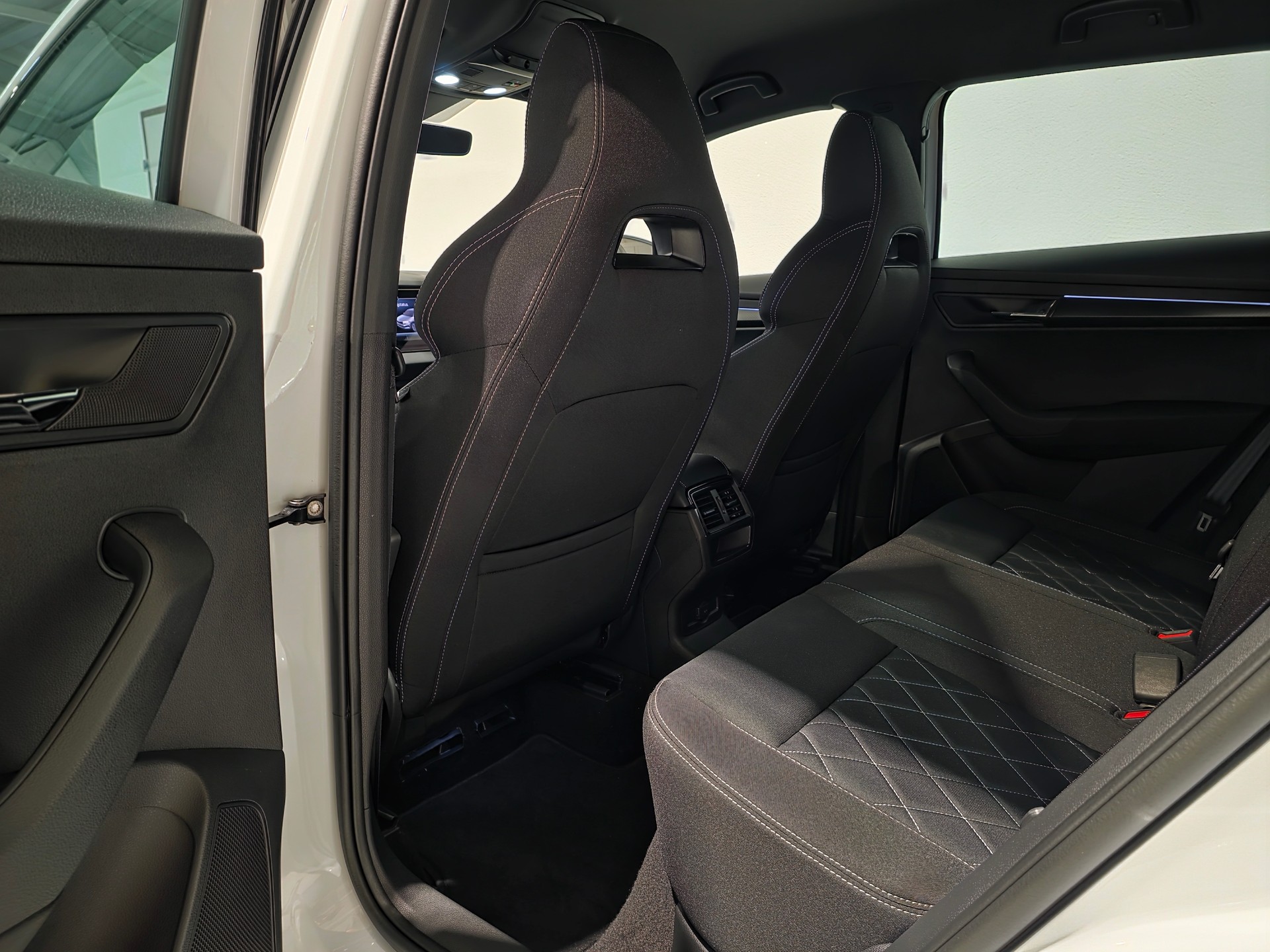 SKODA Karoq 1.5 TSI SportLine DSG-image-15