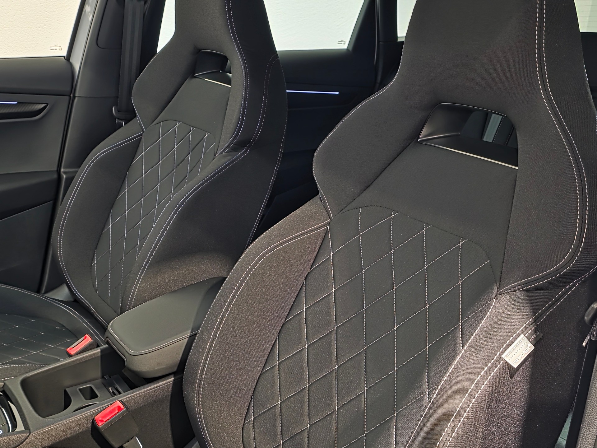 SKODA Karoq 1.5 TSI SportLine DSG-image-13