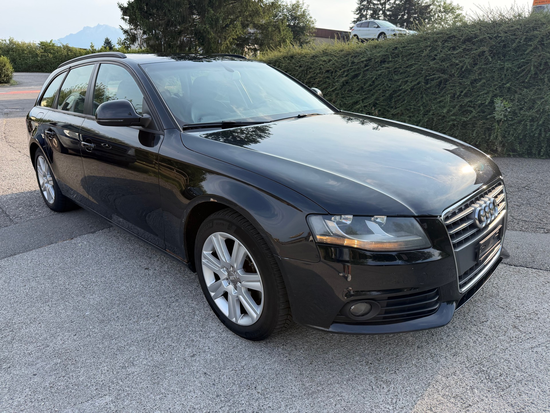 AUDI A4 Avant 2.0 TFSI multitronic-image-1