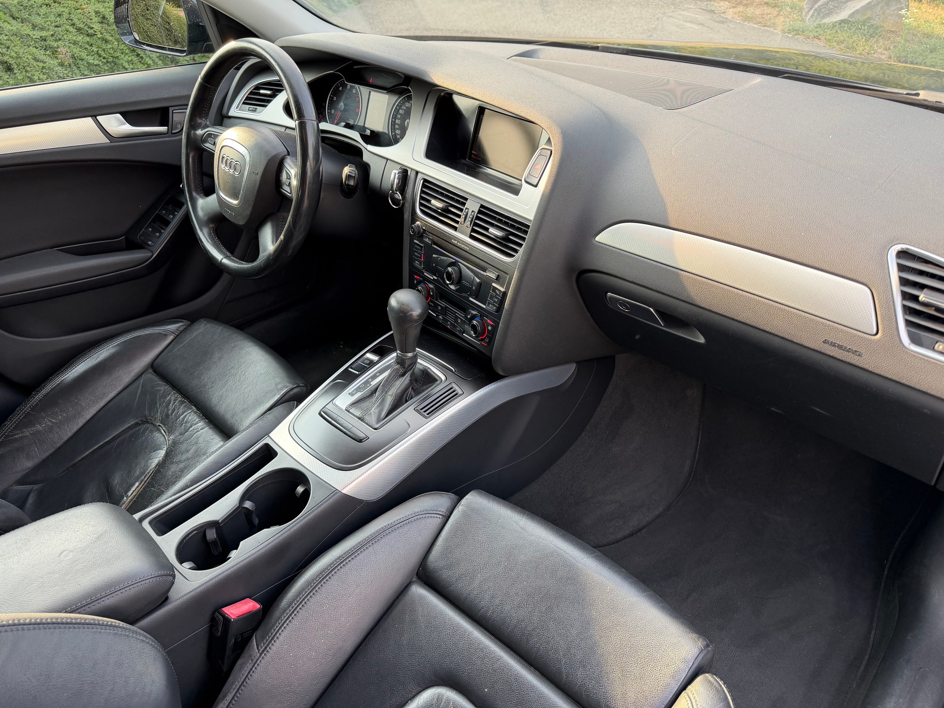 AUDI A4 Avant 2.0 TFSI multitronic-image-4