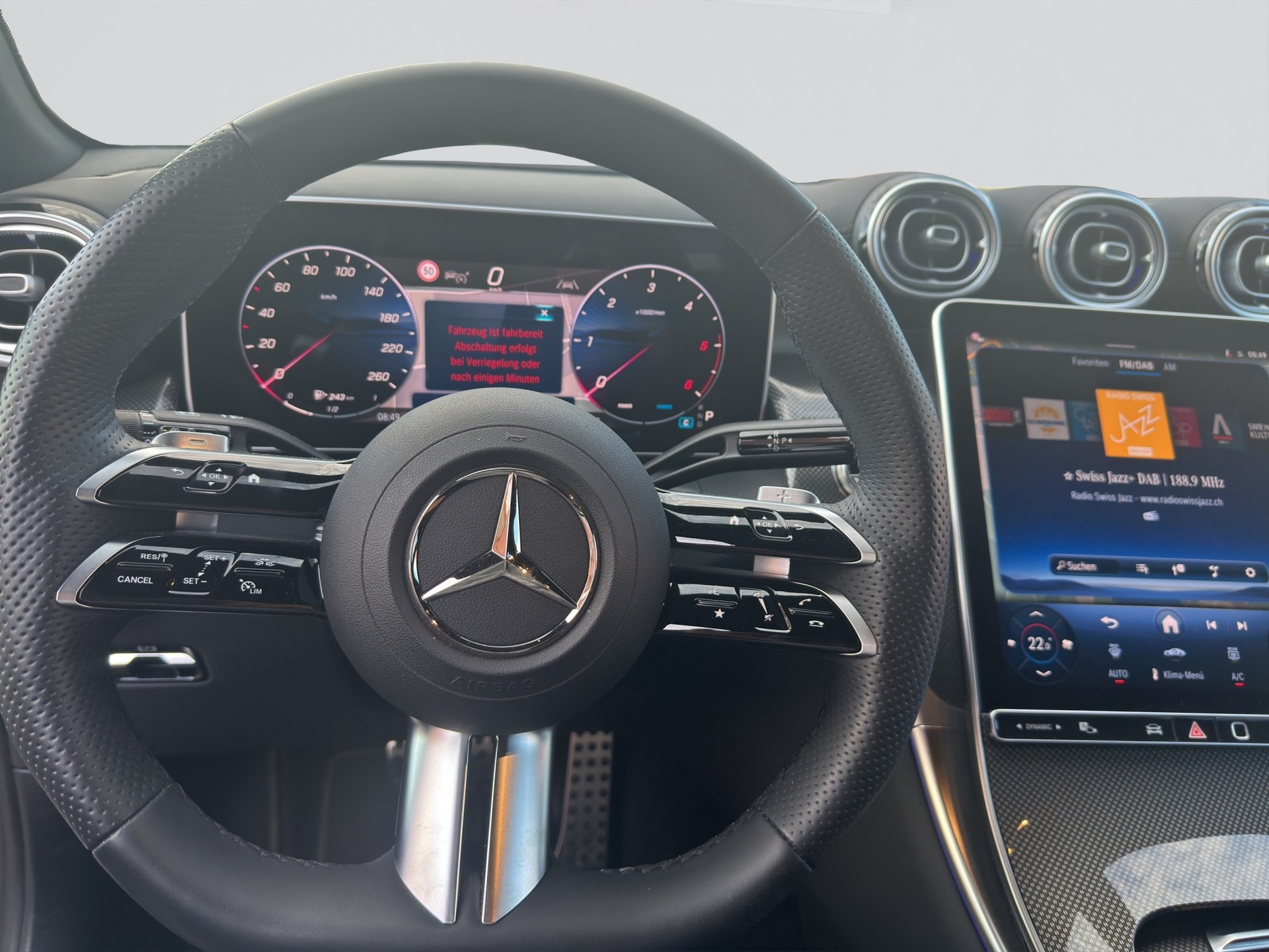 MERCEDES-BENZ GLC 300 d 4Matic AMG Line Night 9G-Tronic-image-9