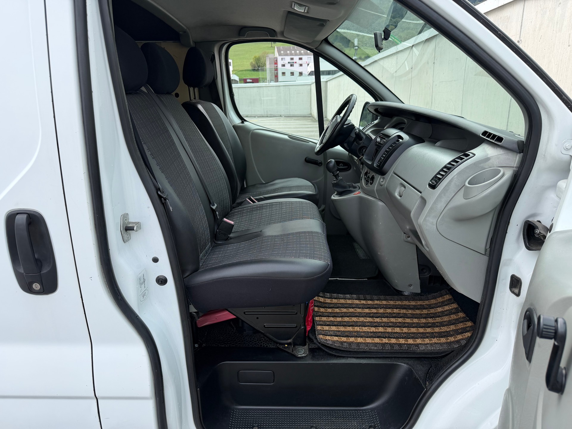 NISSAN Primastar 2.0dCi 115 Comfort 2.9t-image-16