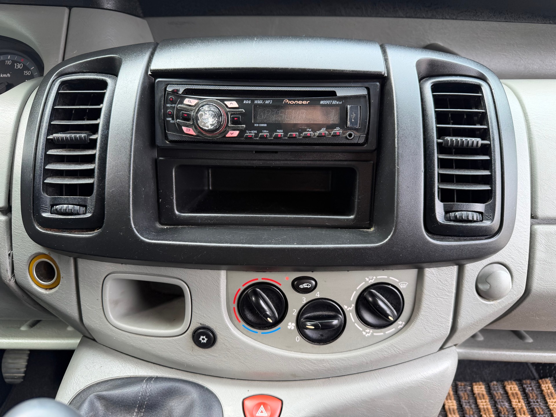 NISSAN Primastar 2.0dCi 115 Comfort 2.9t-image-18