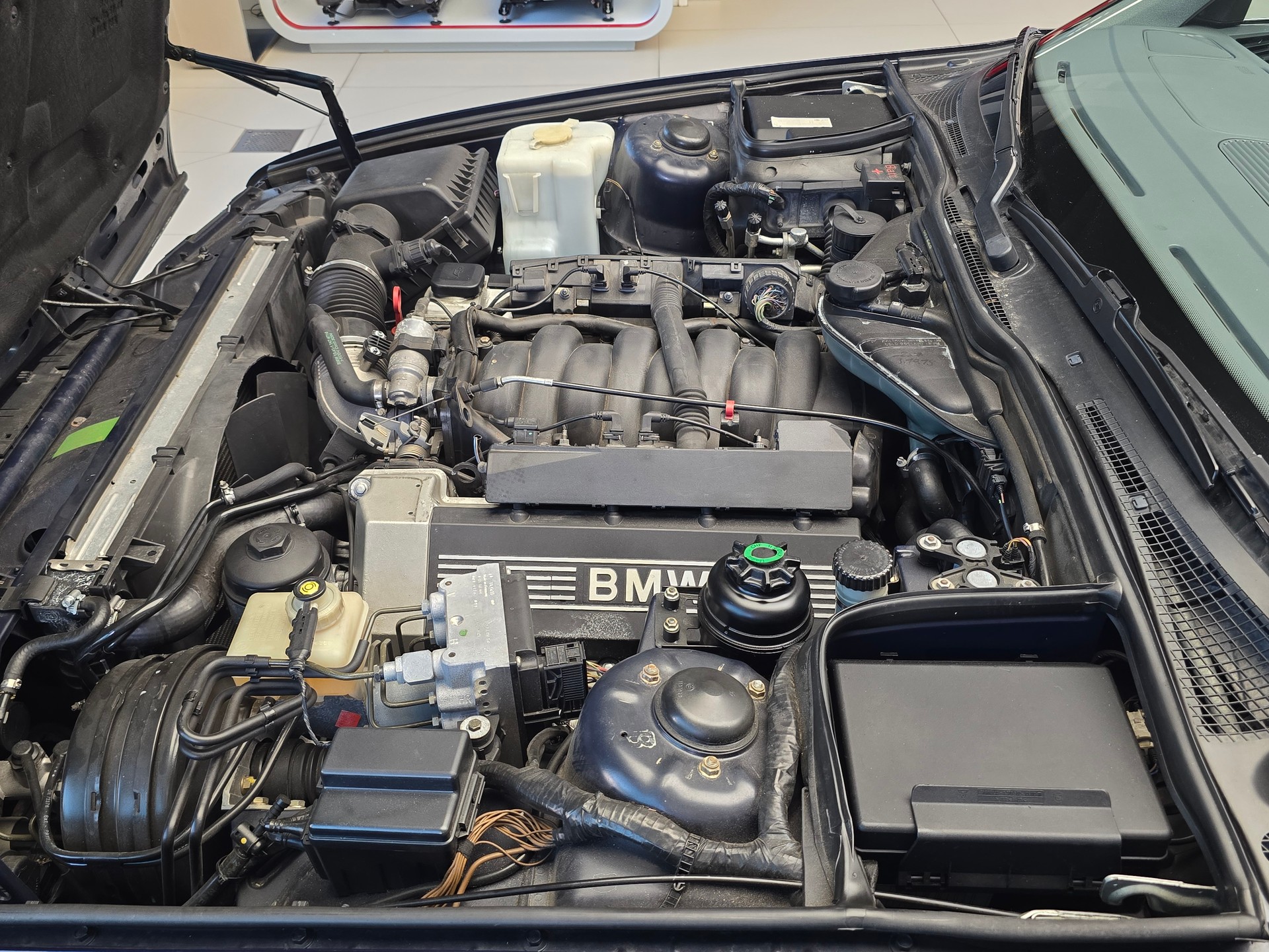 BMW 540i V8 - Boîte manuelle-image-14