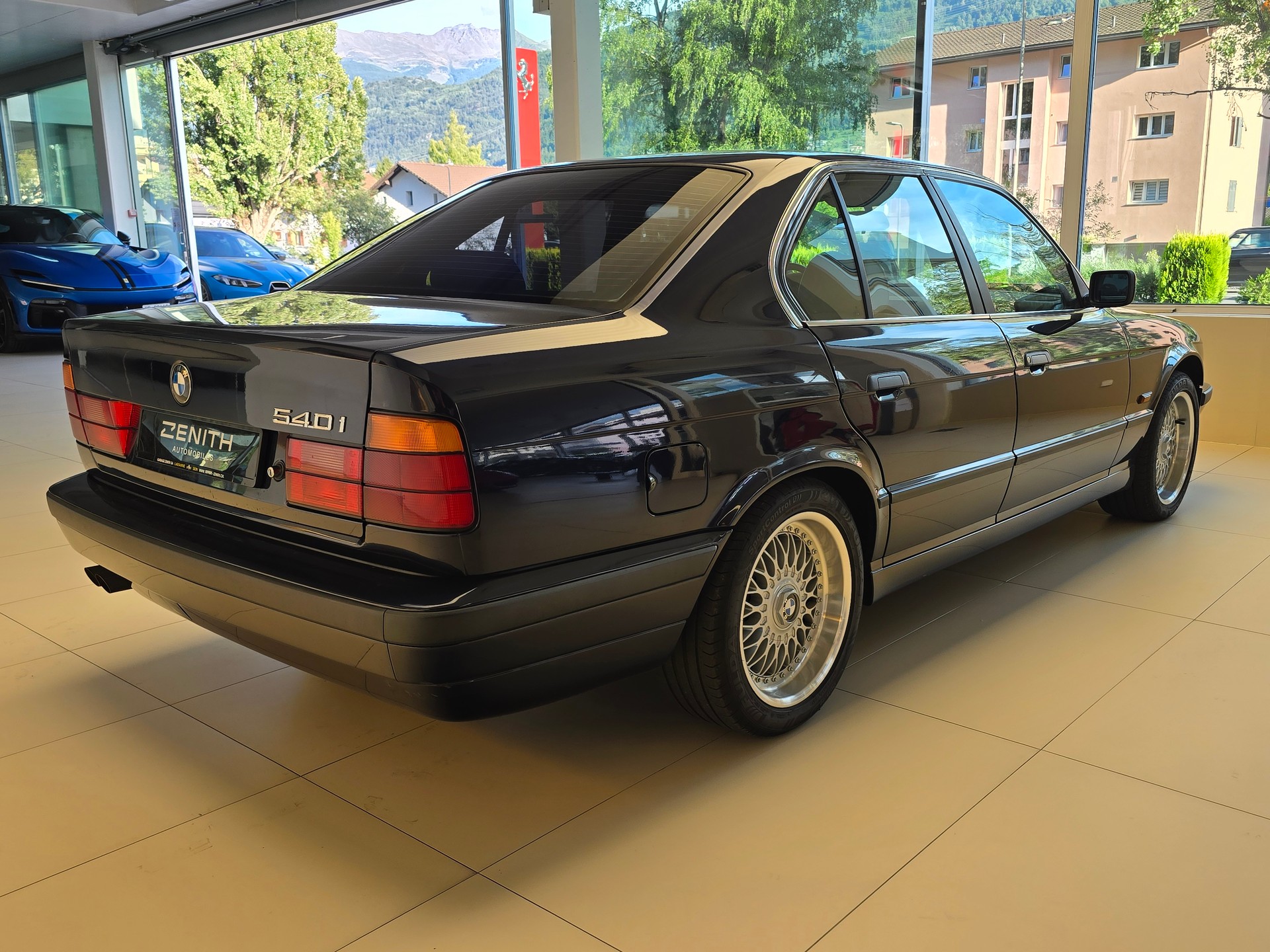 BMW 540i V8 - Boîte manuelle-image-4